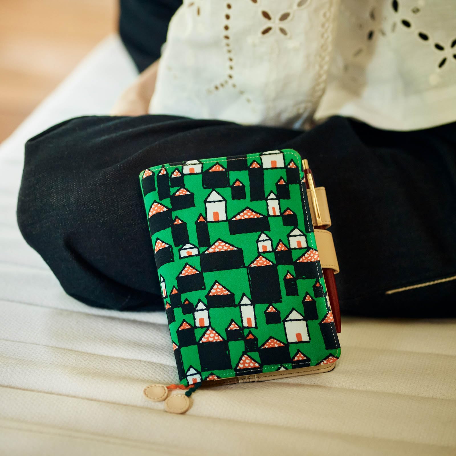 Amazon.co.jp: ほぼ日手帳 オリジナル(A6)手帳カバー ミナ