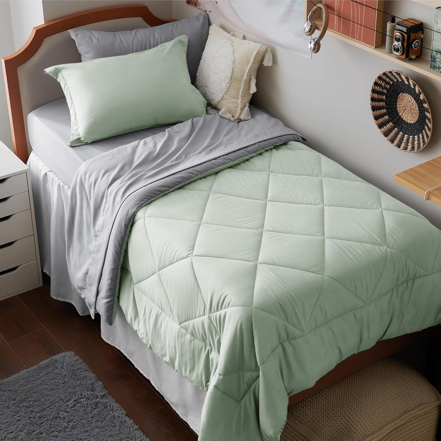 Bedsure Twin Comforter Set Reversible Bed Set 5 Pcs Sage Green/Light Grey