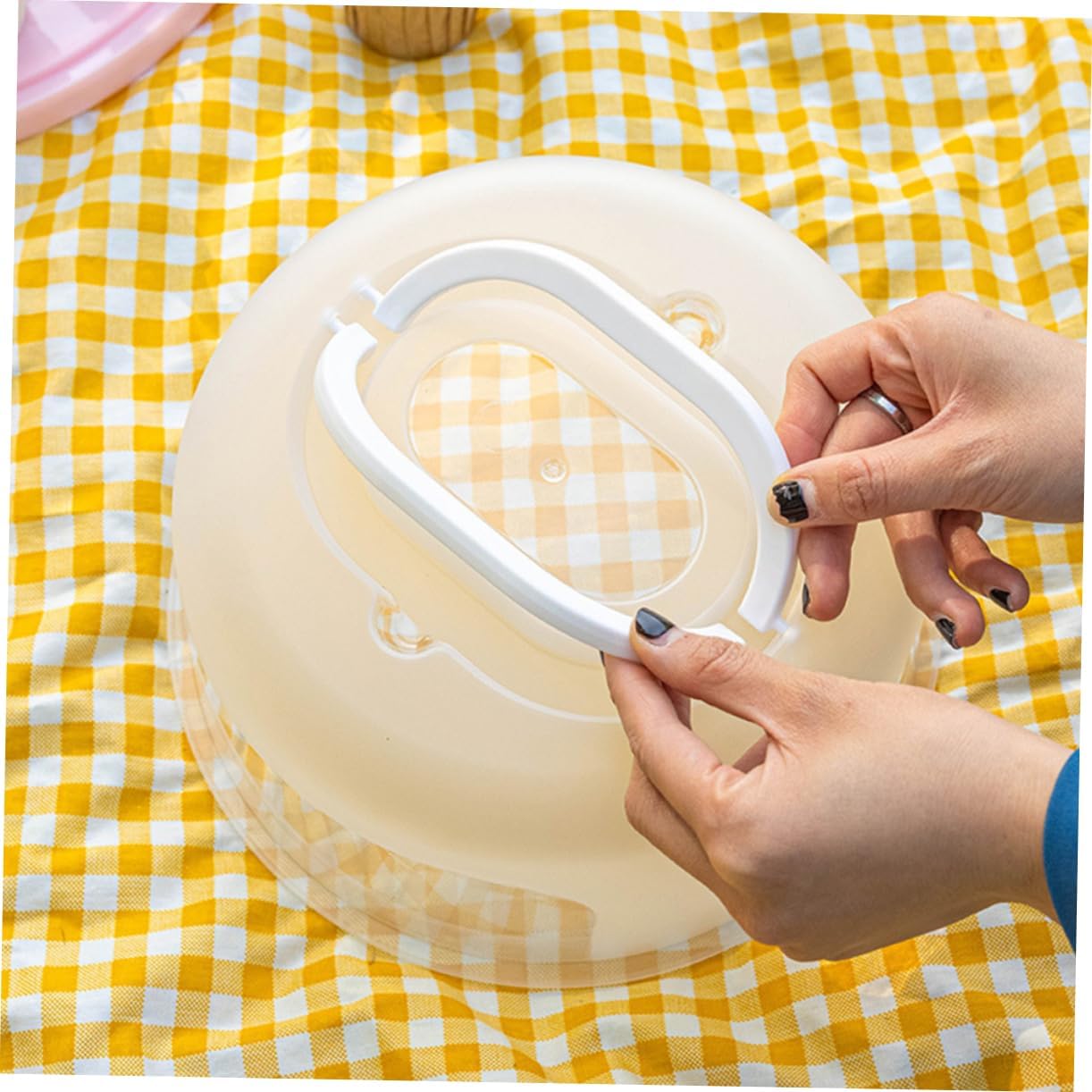 PRETYZOOM Transparent Cake Box Reusable Portable Cake Carrier for Parties Bakeries and Home Use Lightweight and Easy to Store