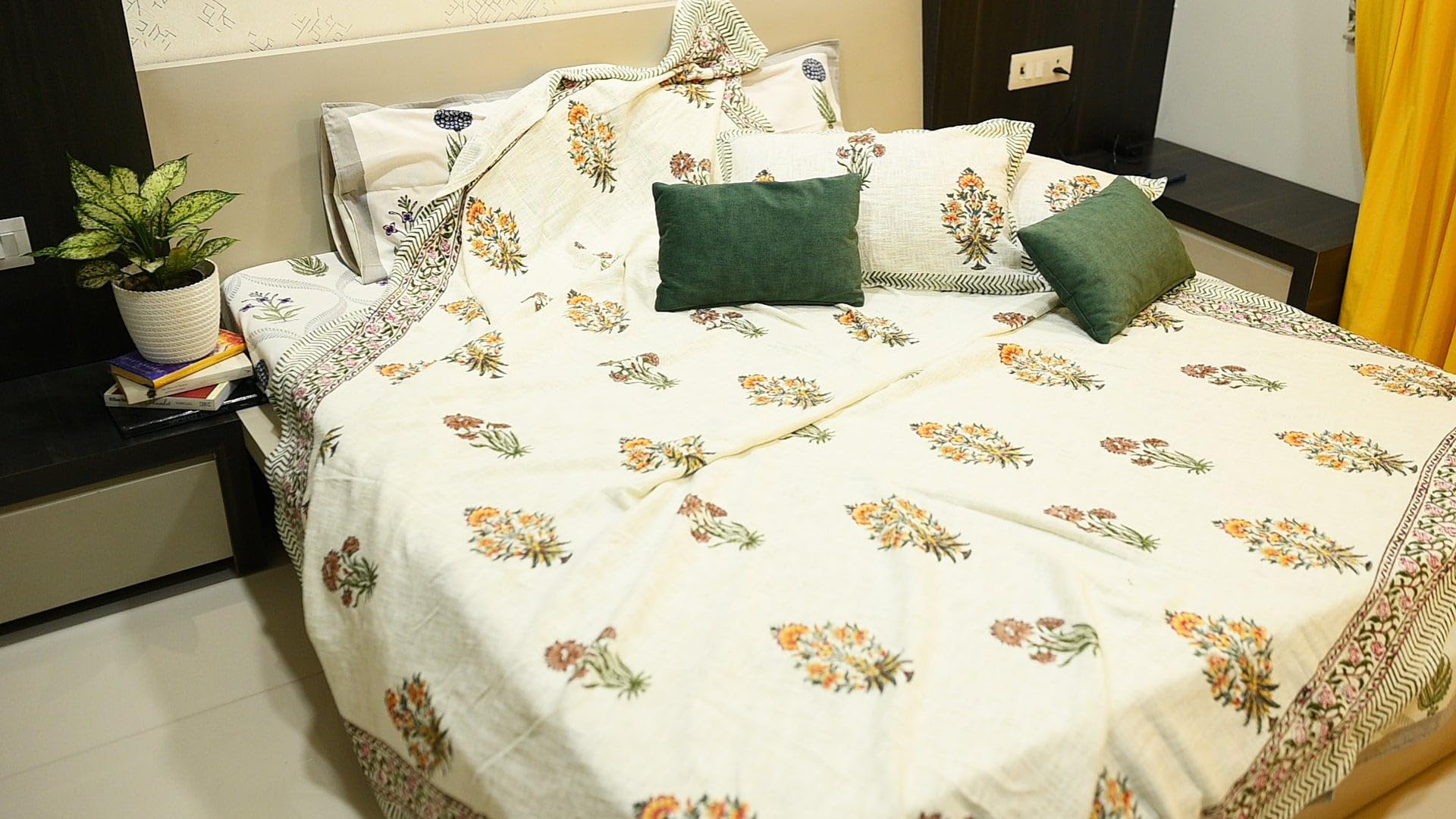 Dahlia Radiance TNT Double Bed King Size Bedcover-image-6