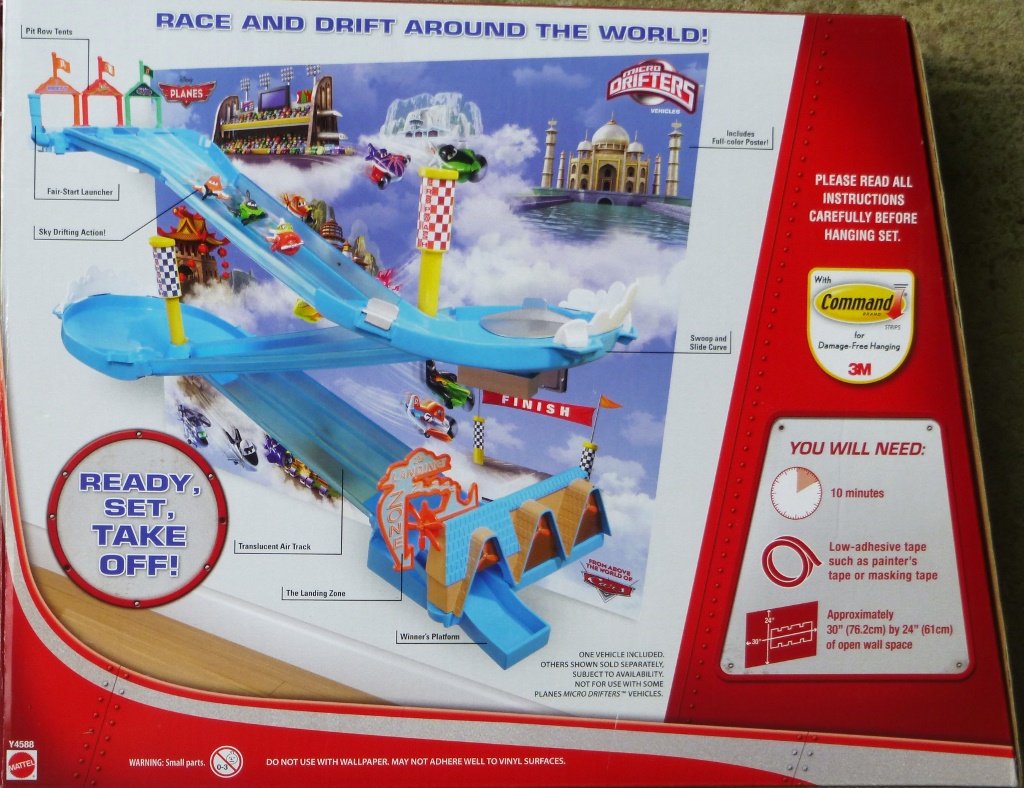 Mattel Disney Planes Micro Drifters Wall Race Track Set (Includes Dusty Micro Drifter)