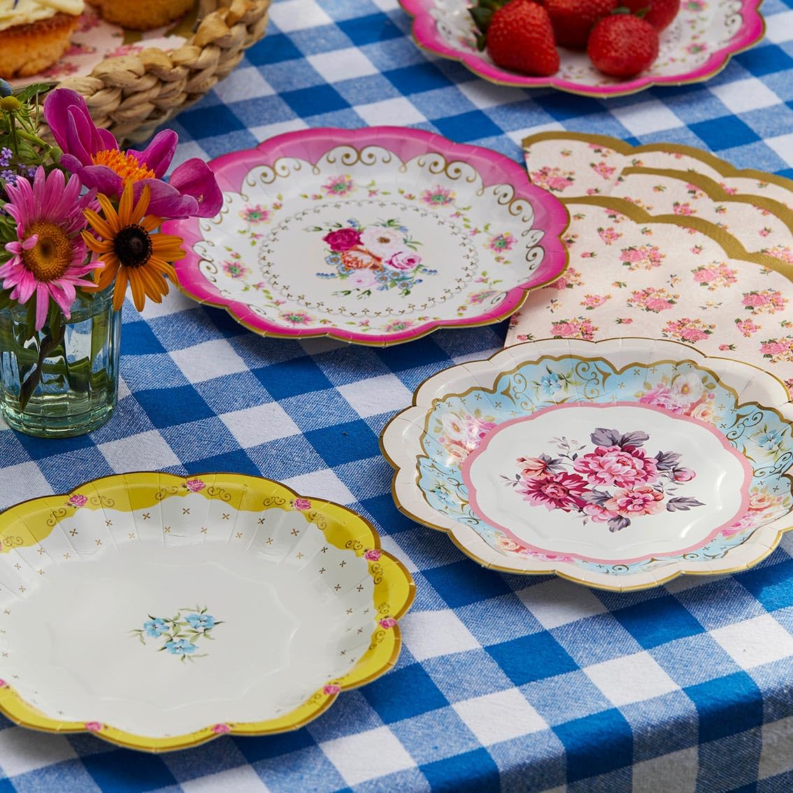 Talking Tables Vintage Floral Afternoon Tea Party Plates | Pack of 24 Truly Scrumptious Disposable Tableware for Birthday, Garden Party, Baby Shower, Wedding, Anniversary Hen do (17,5cm), Pink