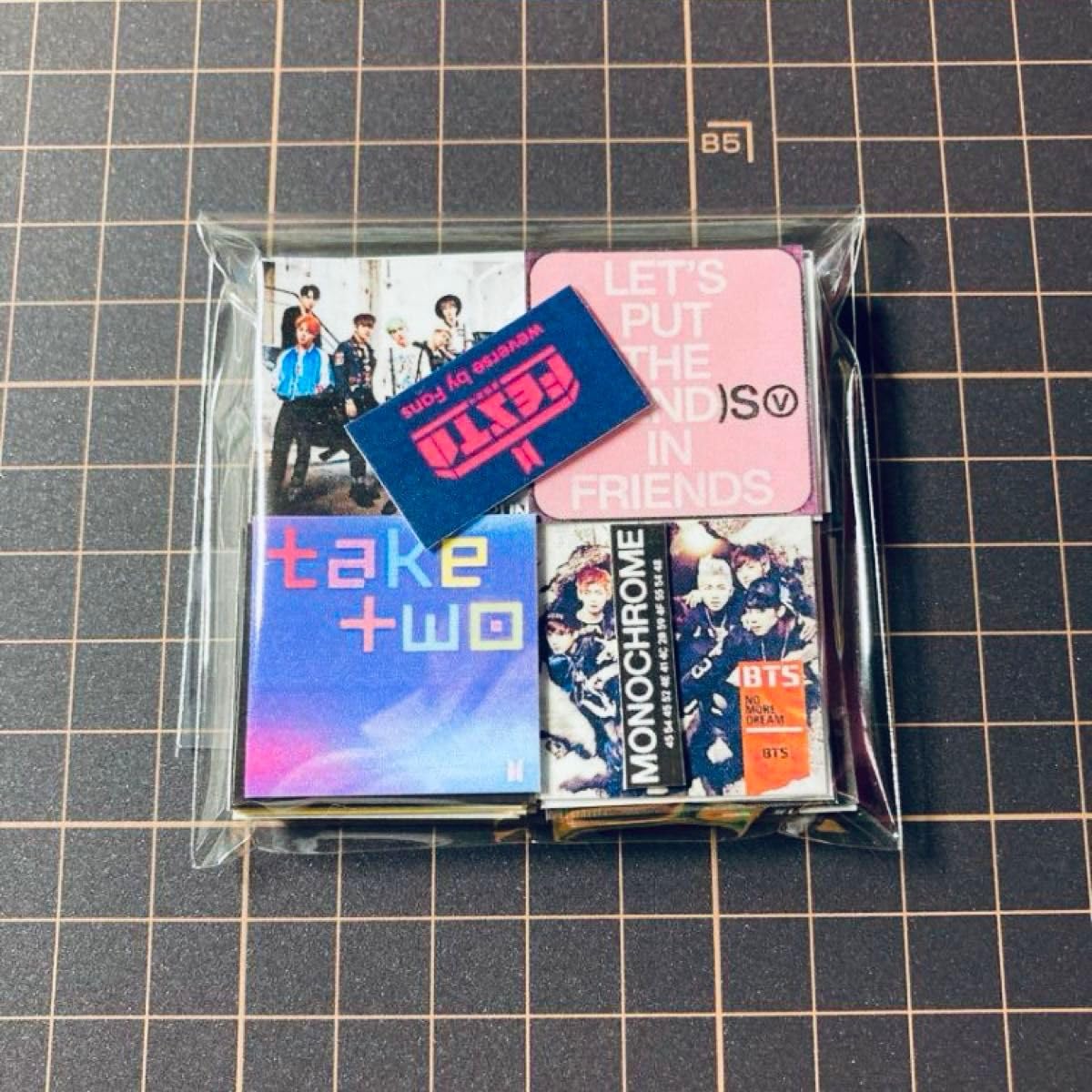 ステッカー オール  bts Amazon.co.jp: フレークステッカー BTS 歴代CDジャケット
