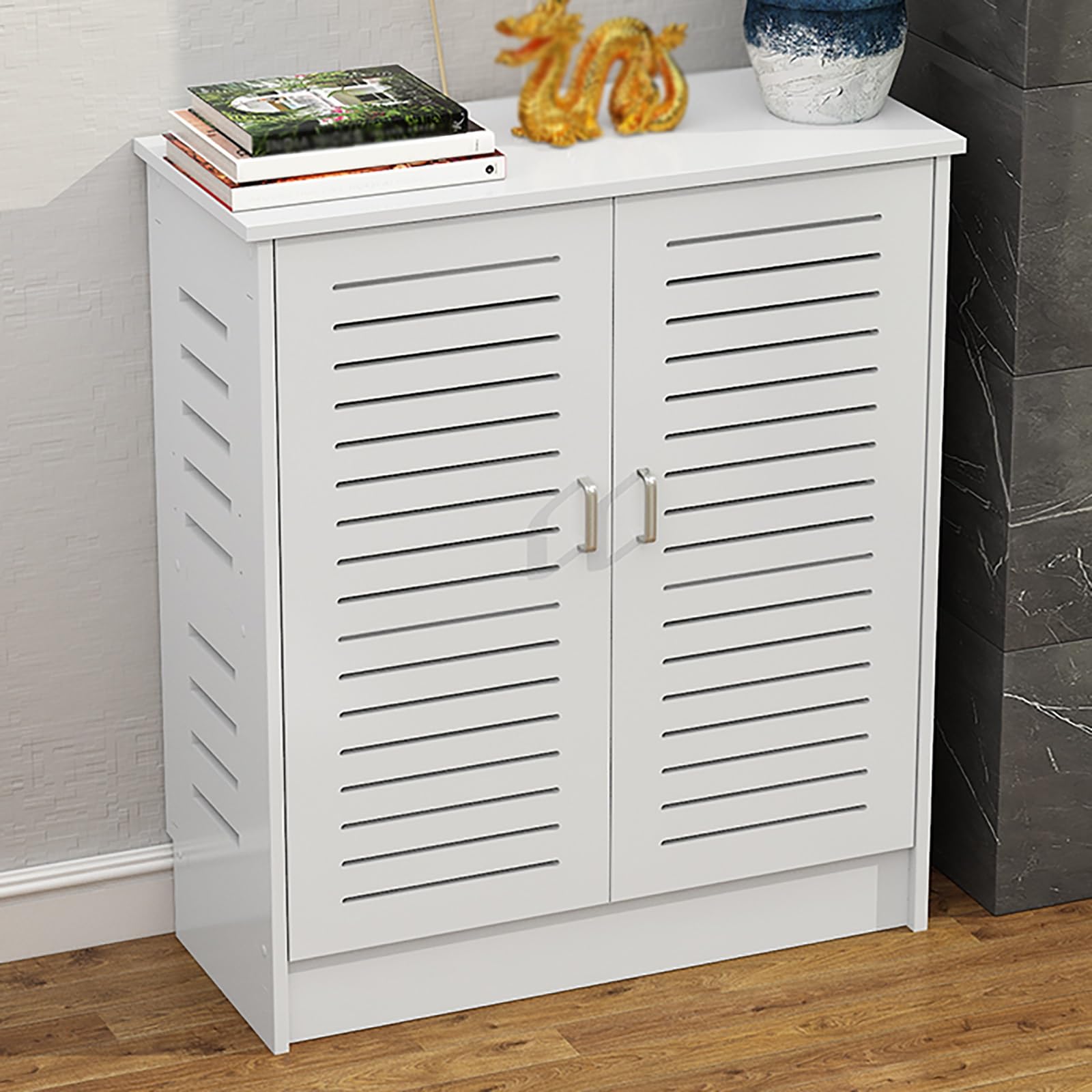Elegante mueble para radiador con rejilla vertical de protección y acabado moderno de madera