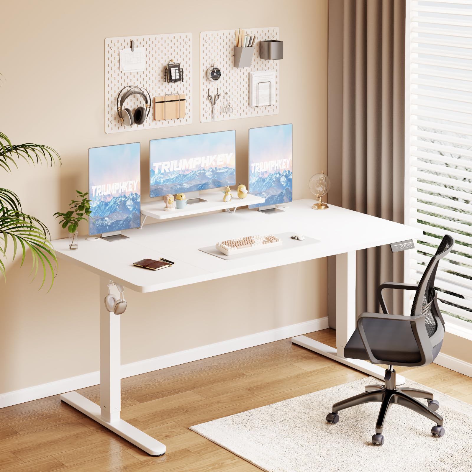 TRIUMPHKEY Scrivania Regolabile con Ripiani per Monitor,180x80cm Scrivania Regolabile in Altezza,Scrivania Elettrica Gaming, Scrivania per Computer,Tavolo da Studio per Ufficio (Bianco)
