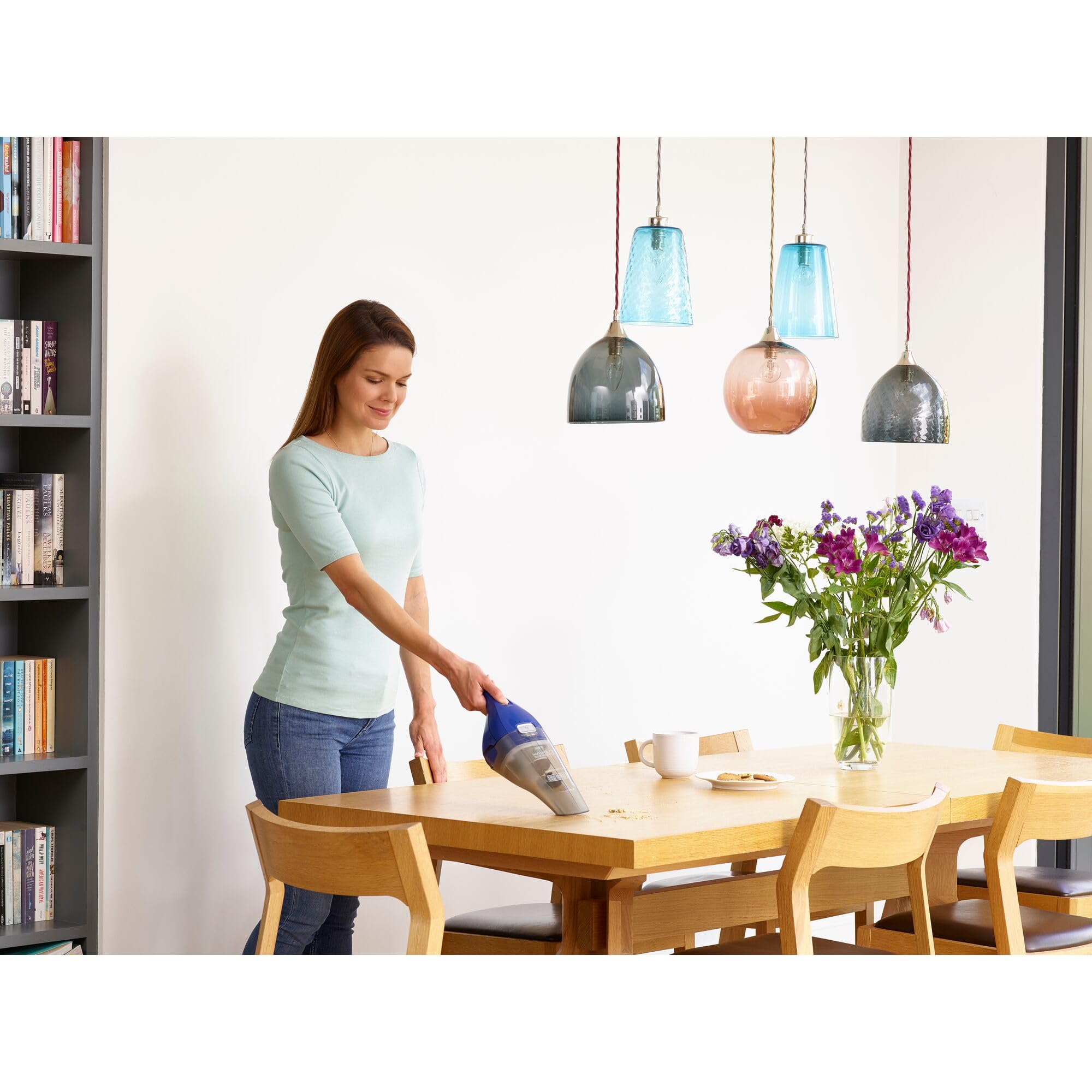 BLACK+DECKER Akumulatorowy odkurzacz ręczny Dustbuster NVC115WA (litowy 3,6 V, odkurzacz ręczny bezworkowy + bezprzewodowy, szeroki otwór ssący, zdejmowany pojemnik na kurz, w zestawie ssawka