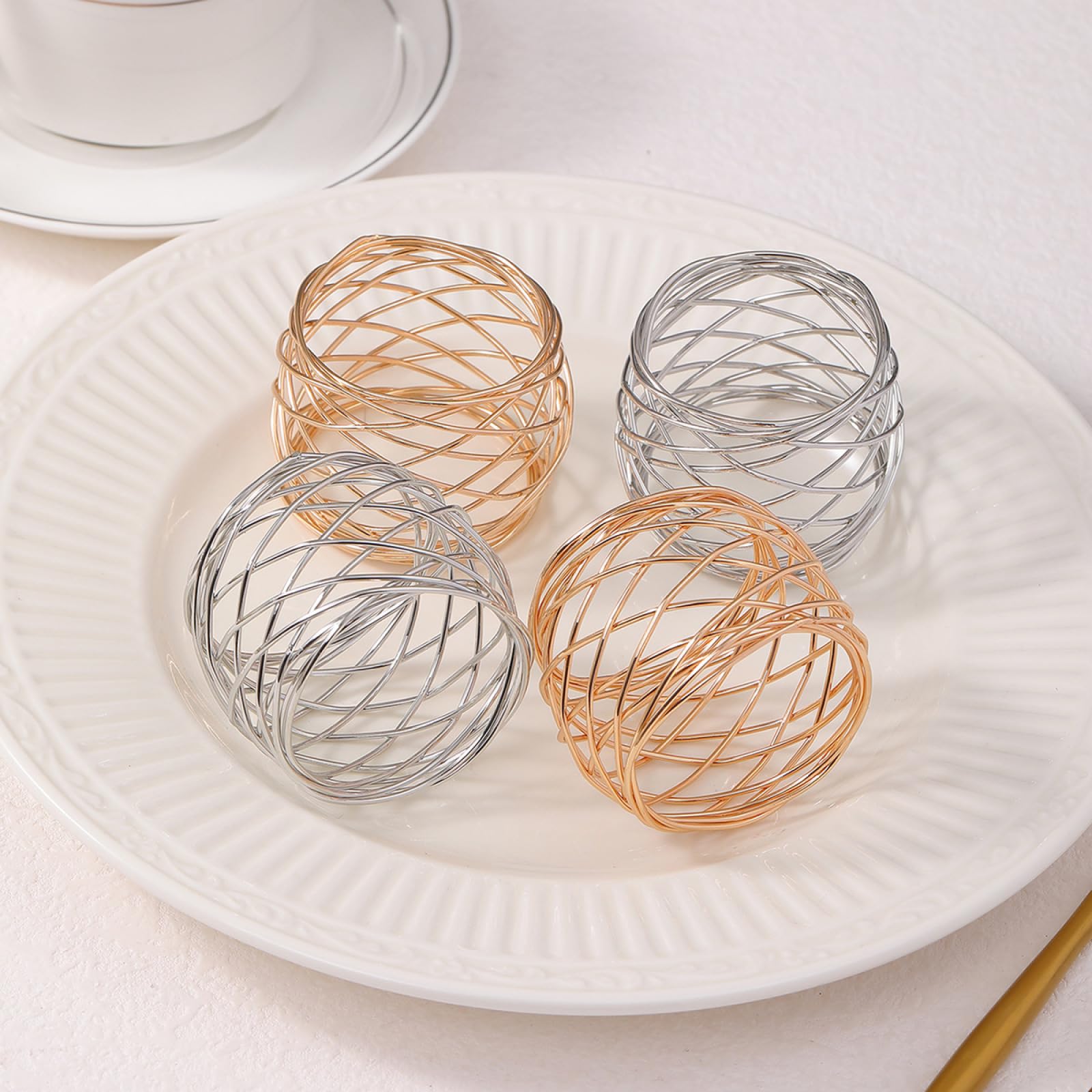 Amazon｜ナプキンリング 金と銀のシルクラップナプキンリングワイヤー