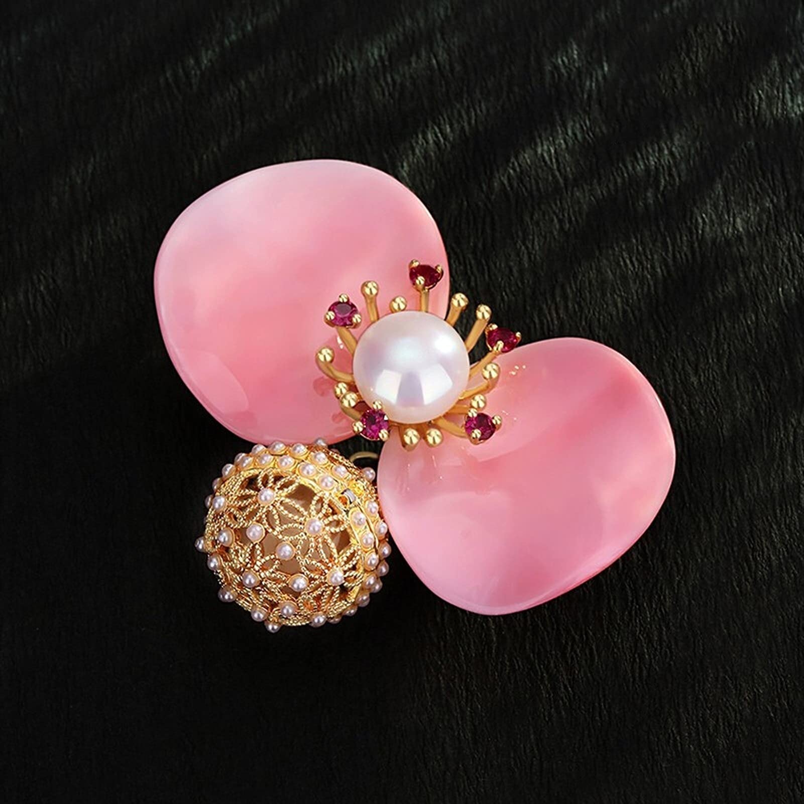 Broche de solapa Fancy Style Conch Shell Petal Broches Pin Exquisito Pearl de agua dulce Corsage for mujer Temperamento Ropa Decoración Broche Accesorio para disfraz de mujer y niña.