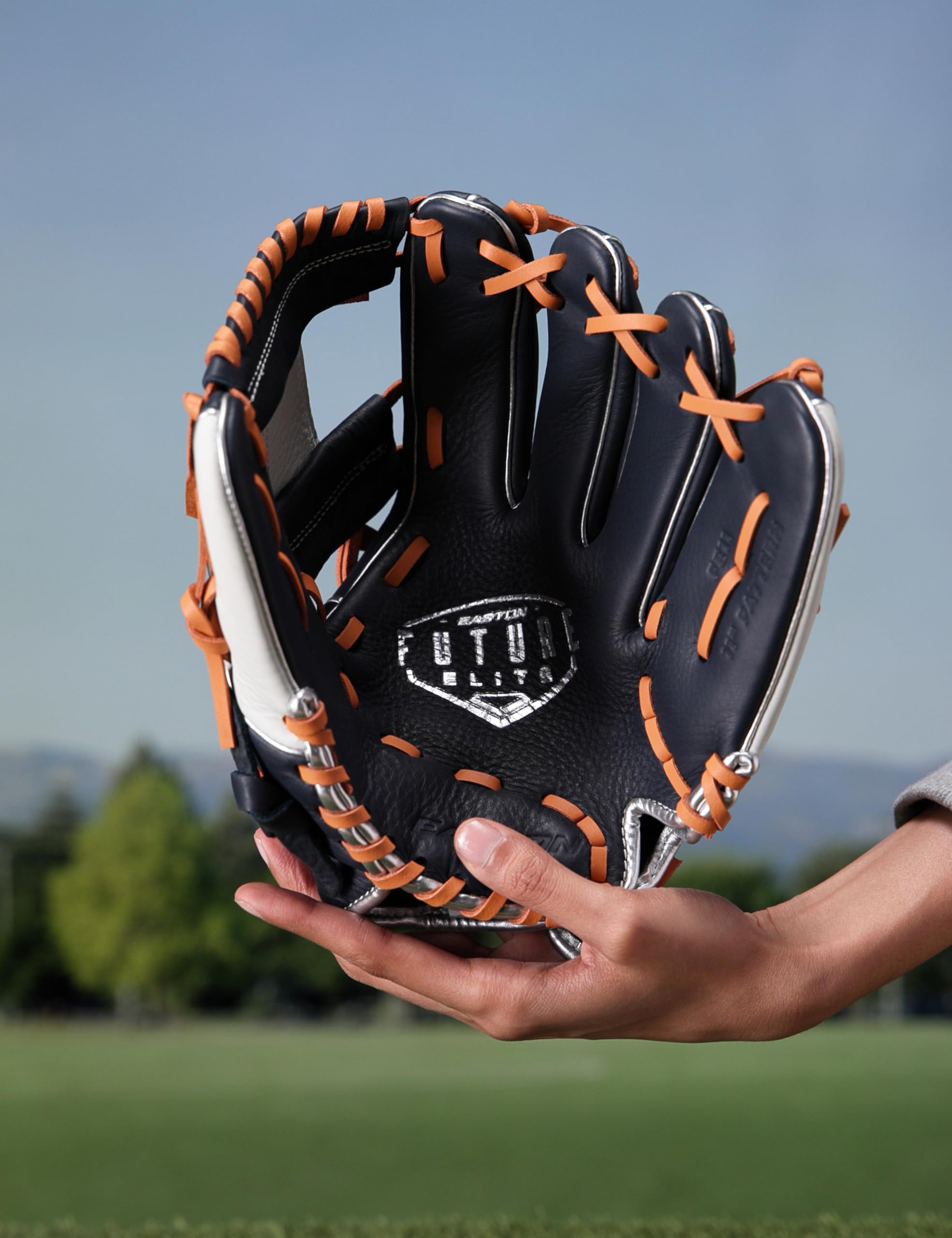Easton | Future Elite Baseball Glove | I-Web | 11" | Right Hand Throw | Navy/Orange