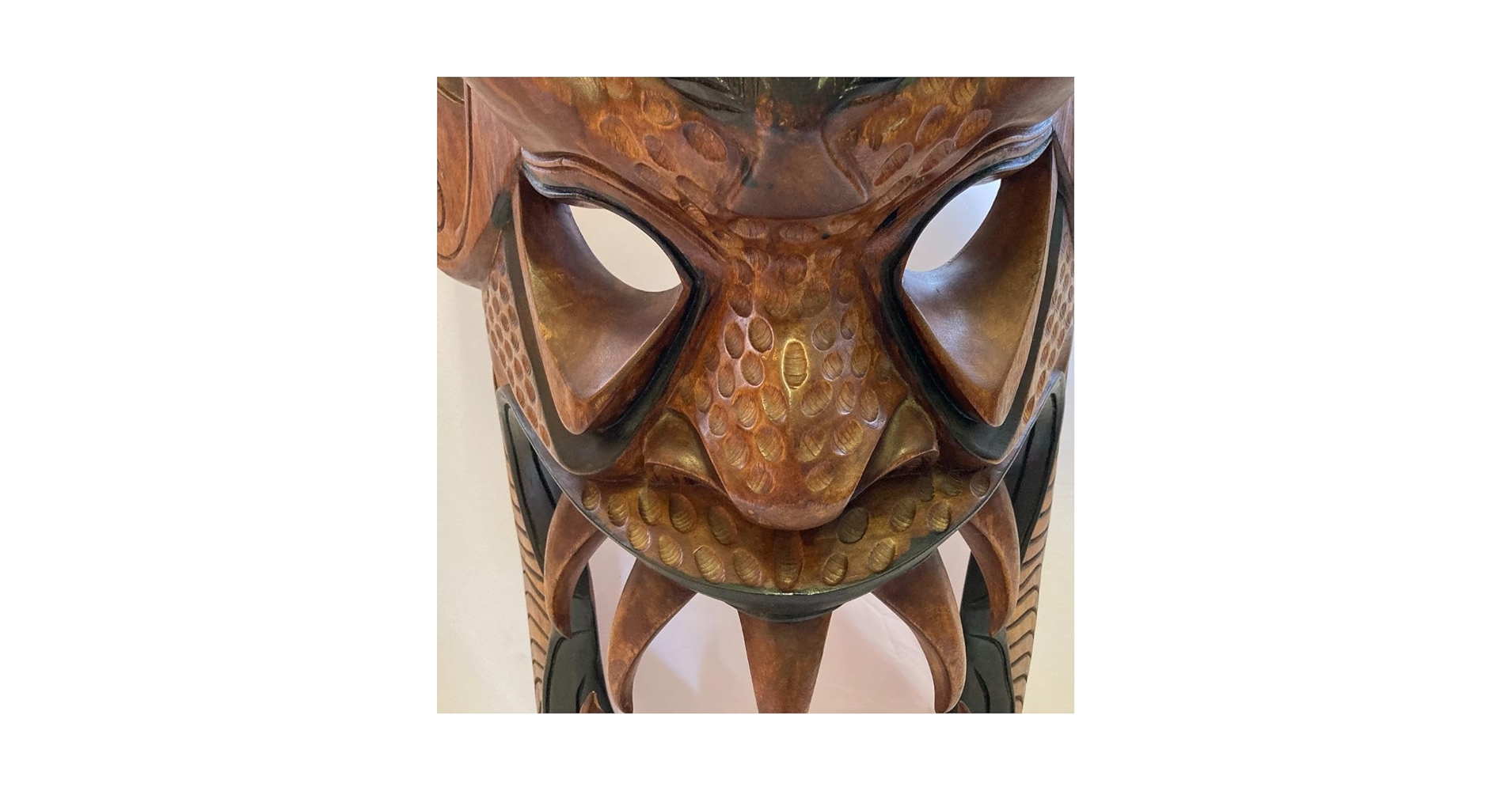 圧倒的存在感！魔除けの力を宿す 巨大ハンドメイド トーテムポール彫刻 Amazon.co.jp: 圧倒的存在感!魔除けの力を宿す 巨大ハンドメイド