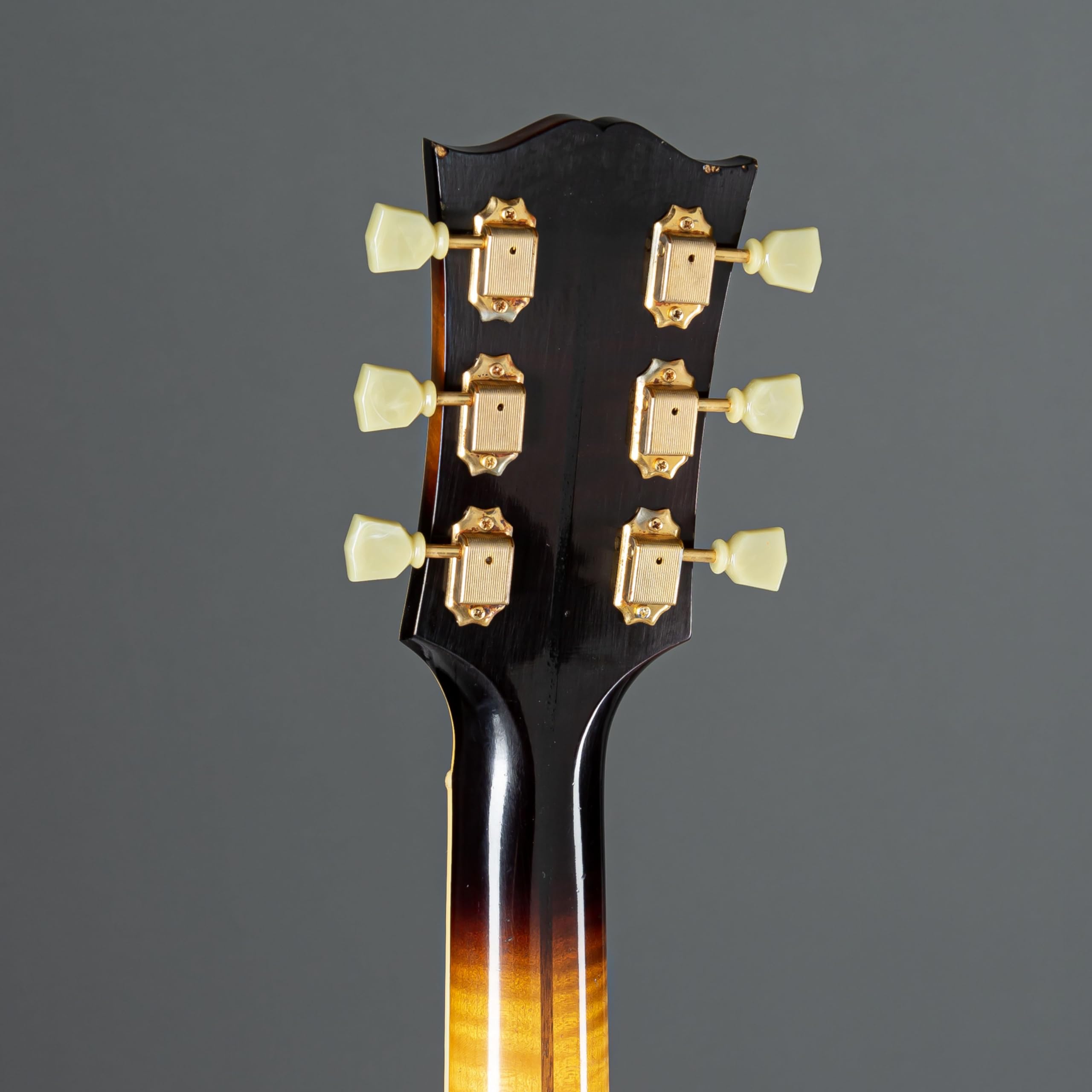 Amazon | Gibson 1957 SJ-200 Murphy Lab Light Aged Vintage Sunburst