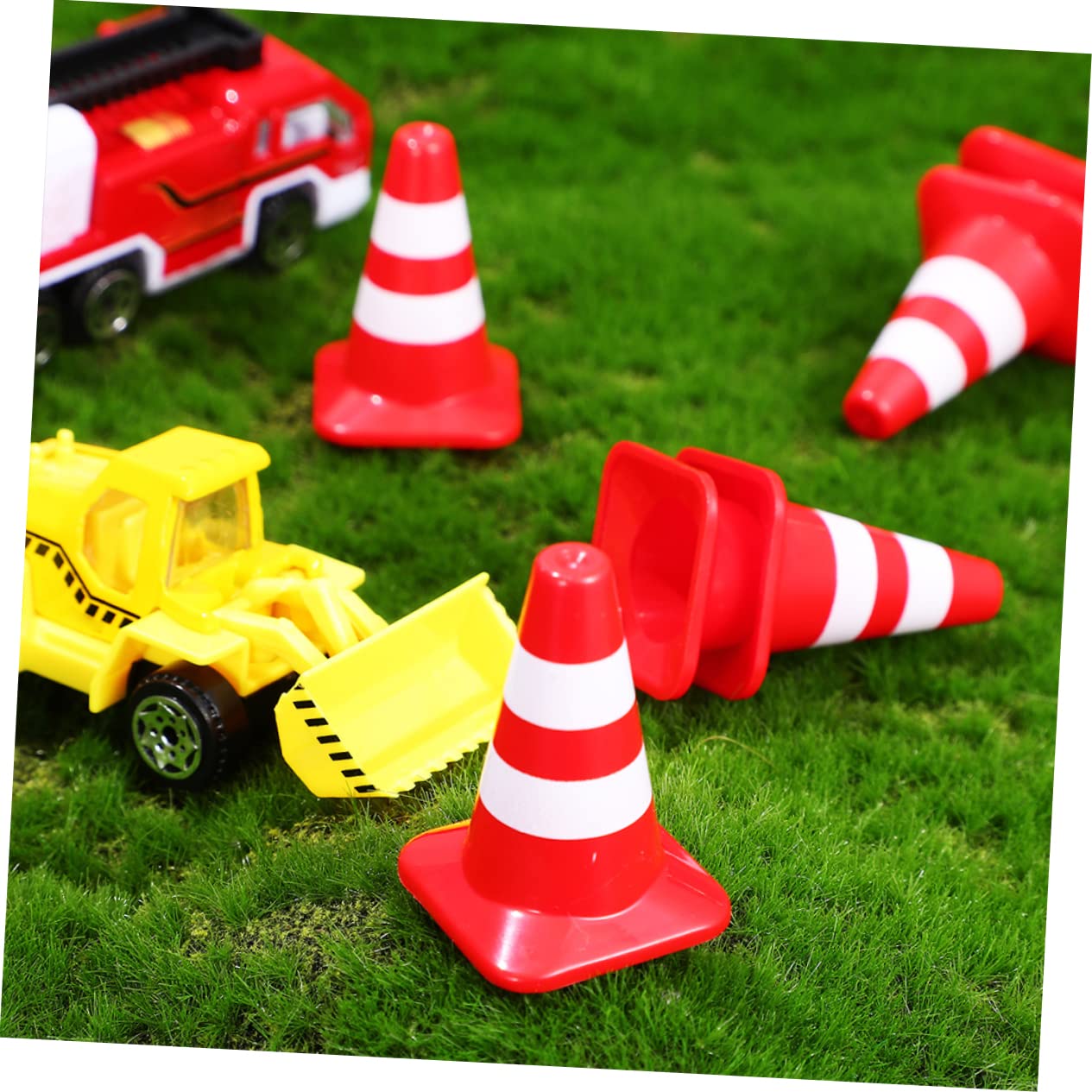 12pièces Mini Cônes De Signalisation Décorations De Panneaux Table De Sable Modèles De Circulation Jouets pour Garçon Fille