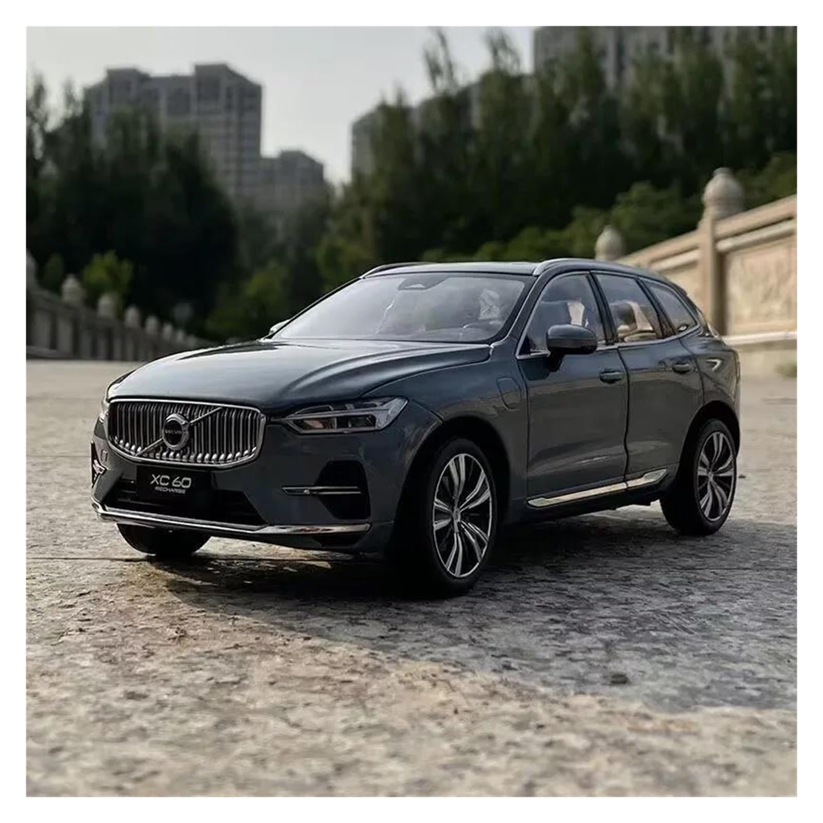 ボルボ XC60 1/18ダイキャストモデルカー Amazon | ミニカーモデル 1:18 2022 モデル ボルボ XC60 SUV