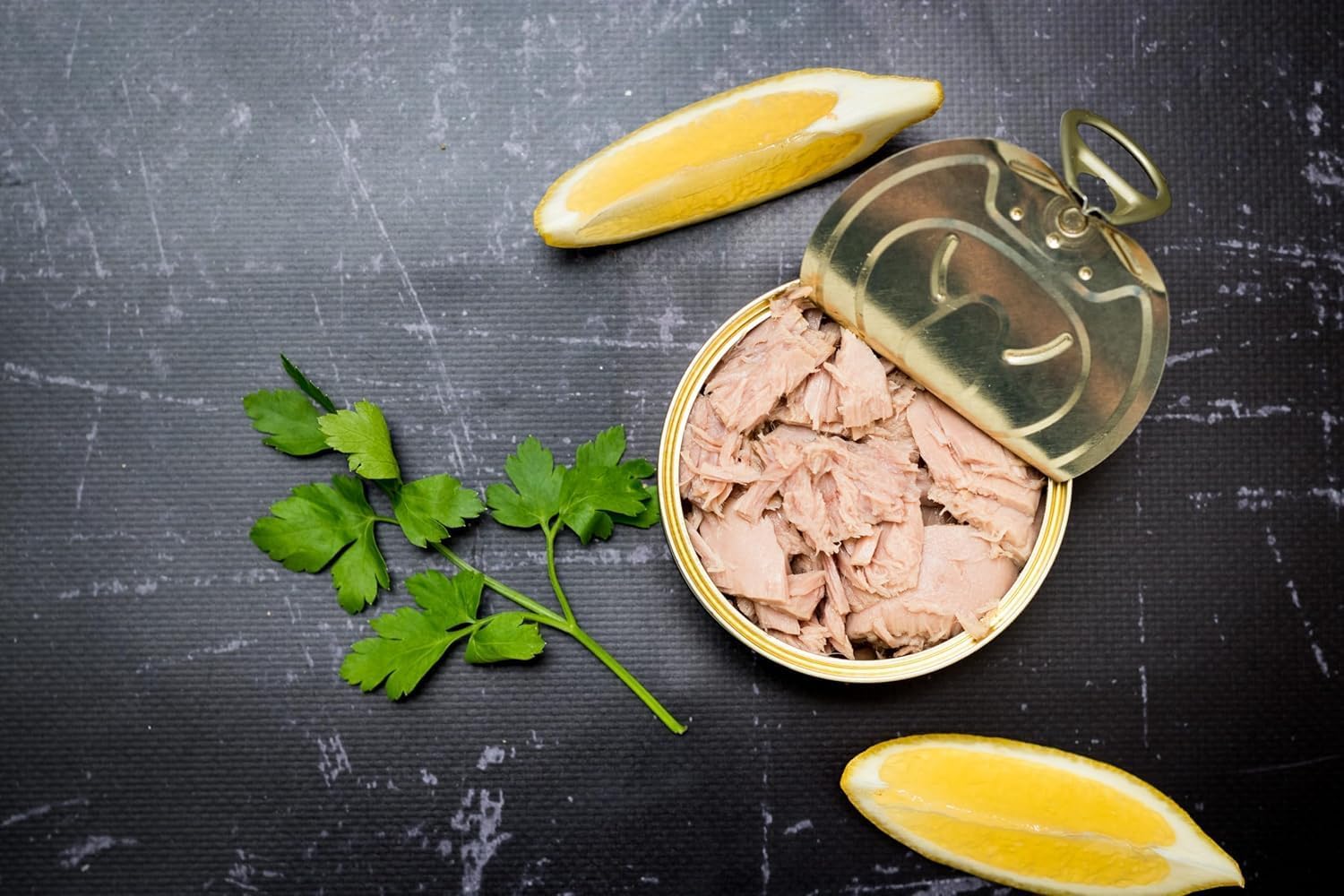 Italian Gourmet - Rio mare Thunfisch in Olivenöl 60 x 80 g Vorratspack | Thunfischstücke in Dose | Ideal für Salat, Pasta & Sandwich | Proteinreiche Speisekammer-Reserve + Italian Gourmet Polpa