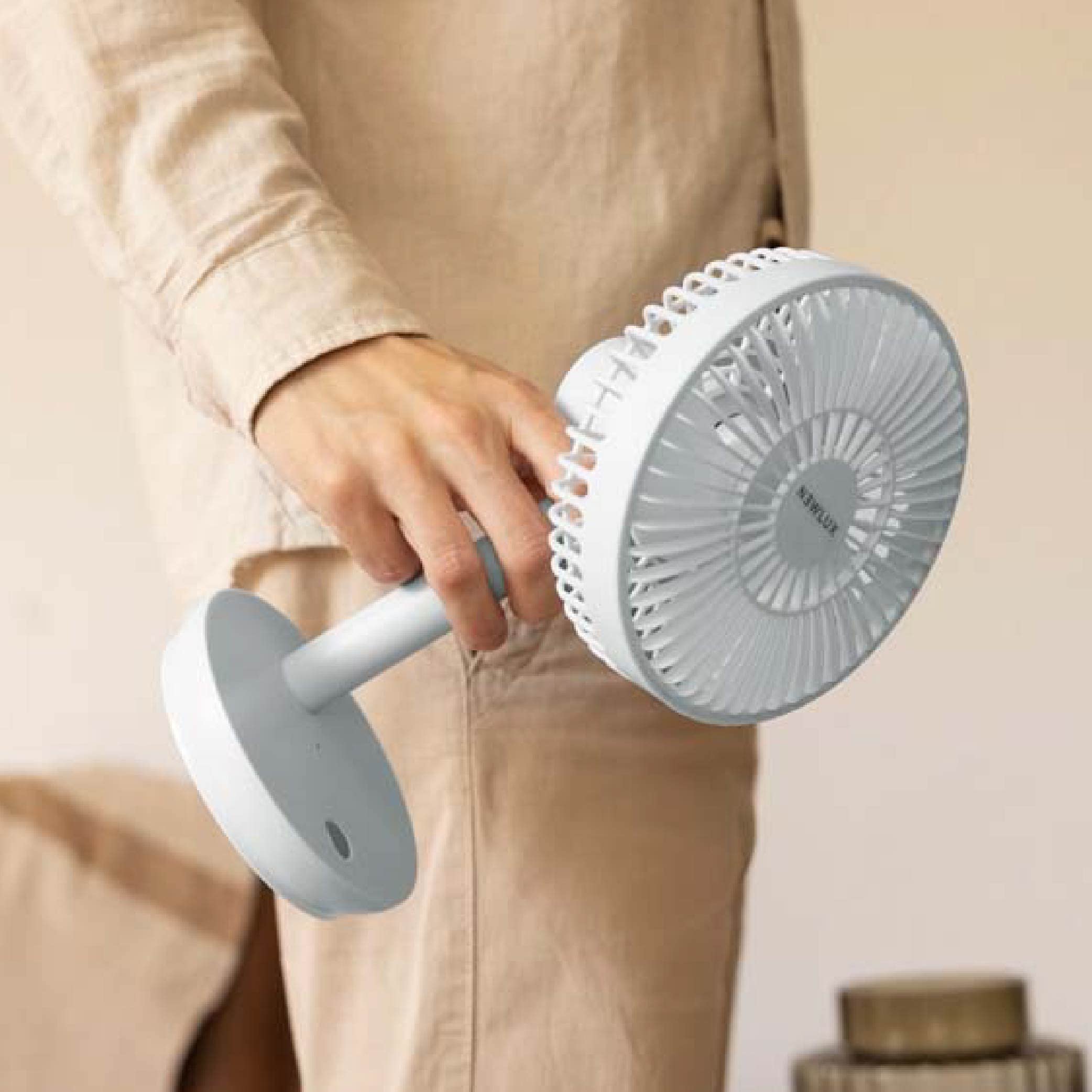 LULUWA Ventilateur De Bureau USB Petit, Silencieux 3 Vitesses 5 Mini Ventilateur Portable Personnel Rotation À 360° Réglable Gadgets De Refroidissement De Table De Bureau