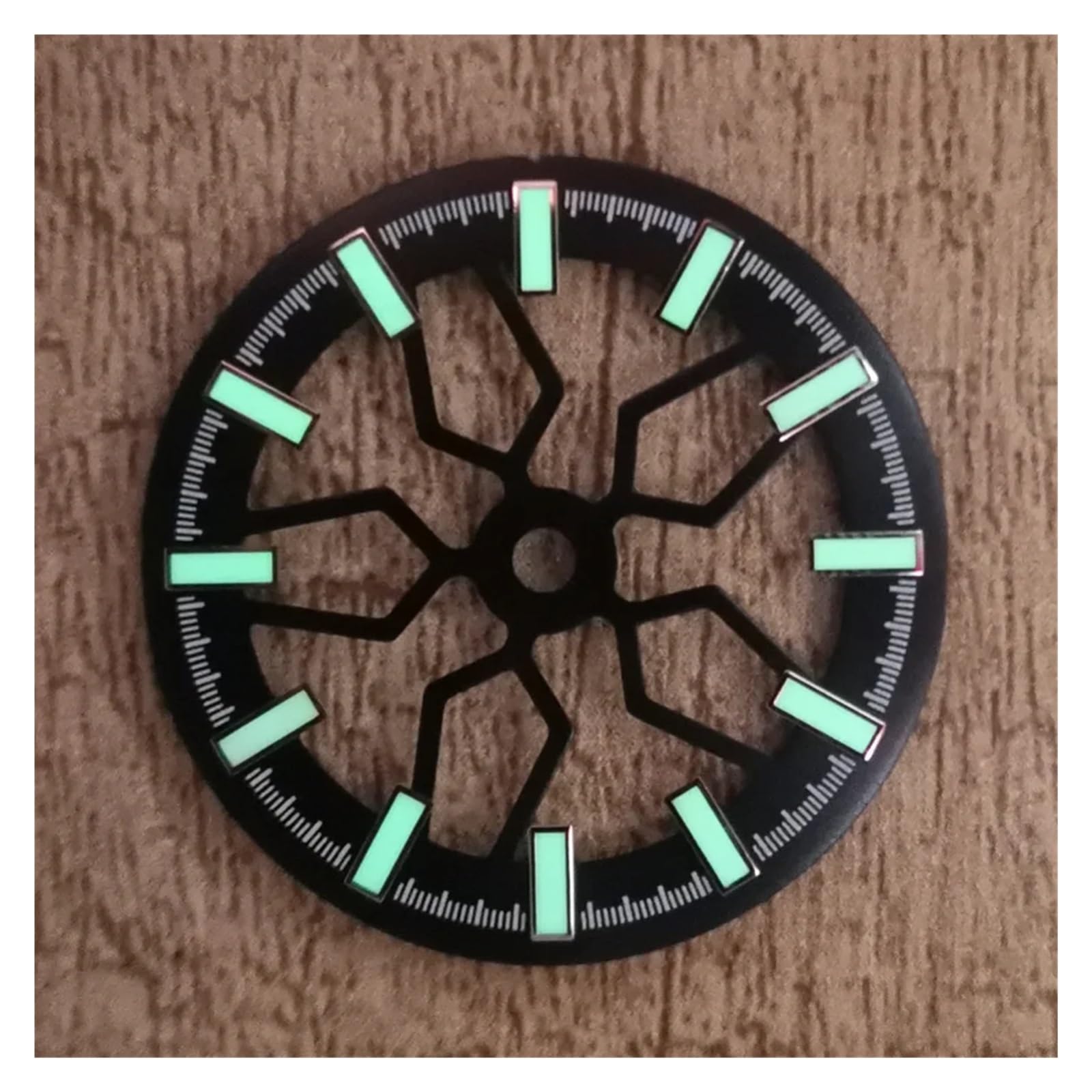 28.5 mm dial green luminous for NH70 movement(Silver green luminou)