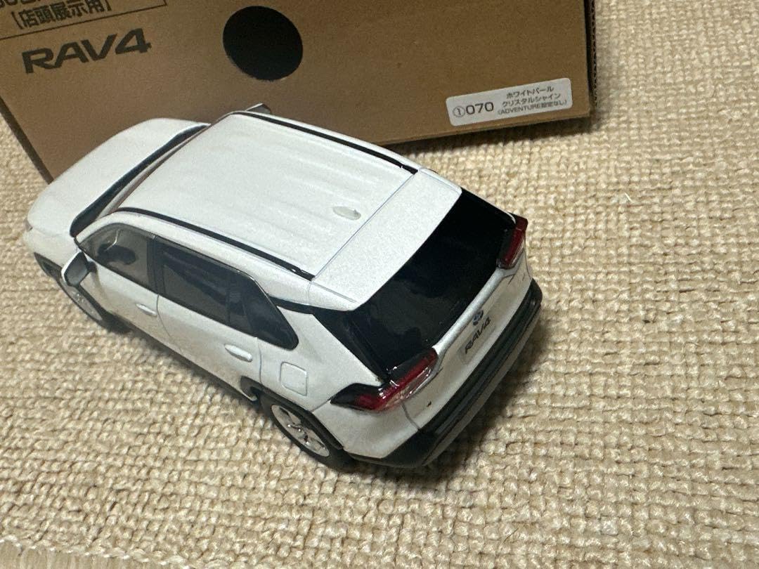 トヨタ rav4 カラーサンプル ミニカー ホワイトパールクリスタル