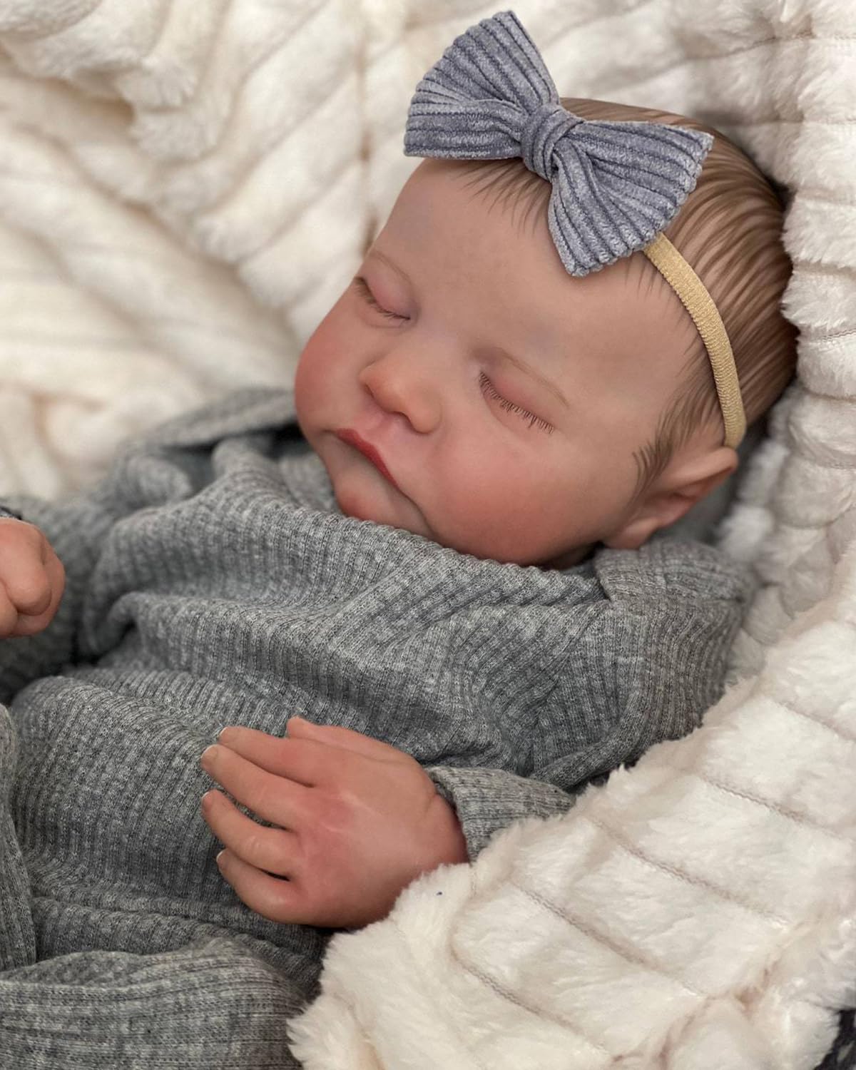 Realistic Reborn Baby Dolls-18 Inch Real Life Newborn Baby Dolls Girl Lifelike Baby Doll with Accessories for 3+ Years Old Gifts (Gray)