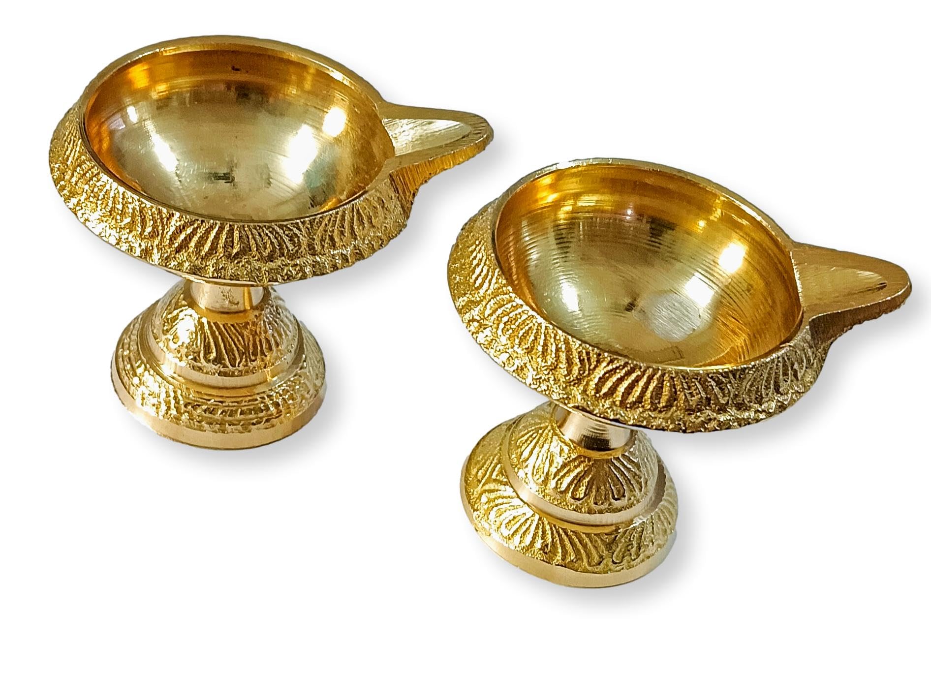 athizay Brass Standing Diya Set – Pack of 2 Traditional Indian Oil Lamps for Pooja, Diwali & Spiritual Decor | Solid Brass Vilakku for Gifting