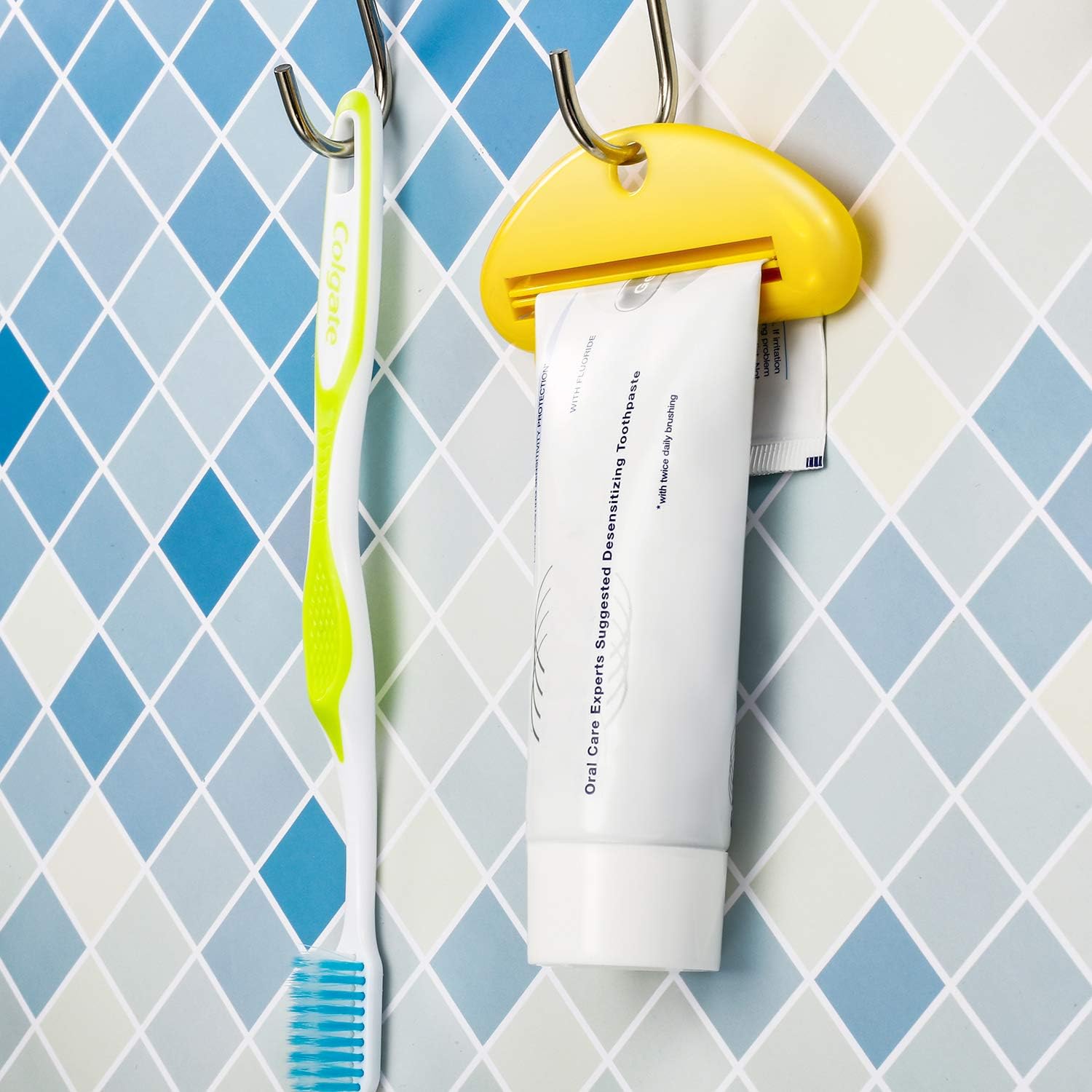 Chengu 8 Pieces Toothpaste Tube Squeezer Dispenser Toothpaste Clips for Bathroom (Red, Green, Yellow, White) : Home & Kitchen