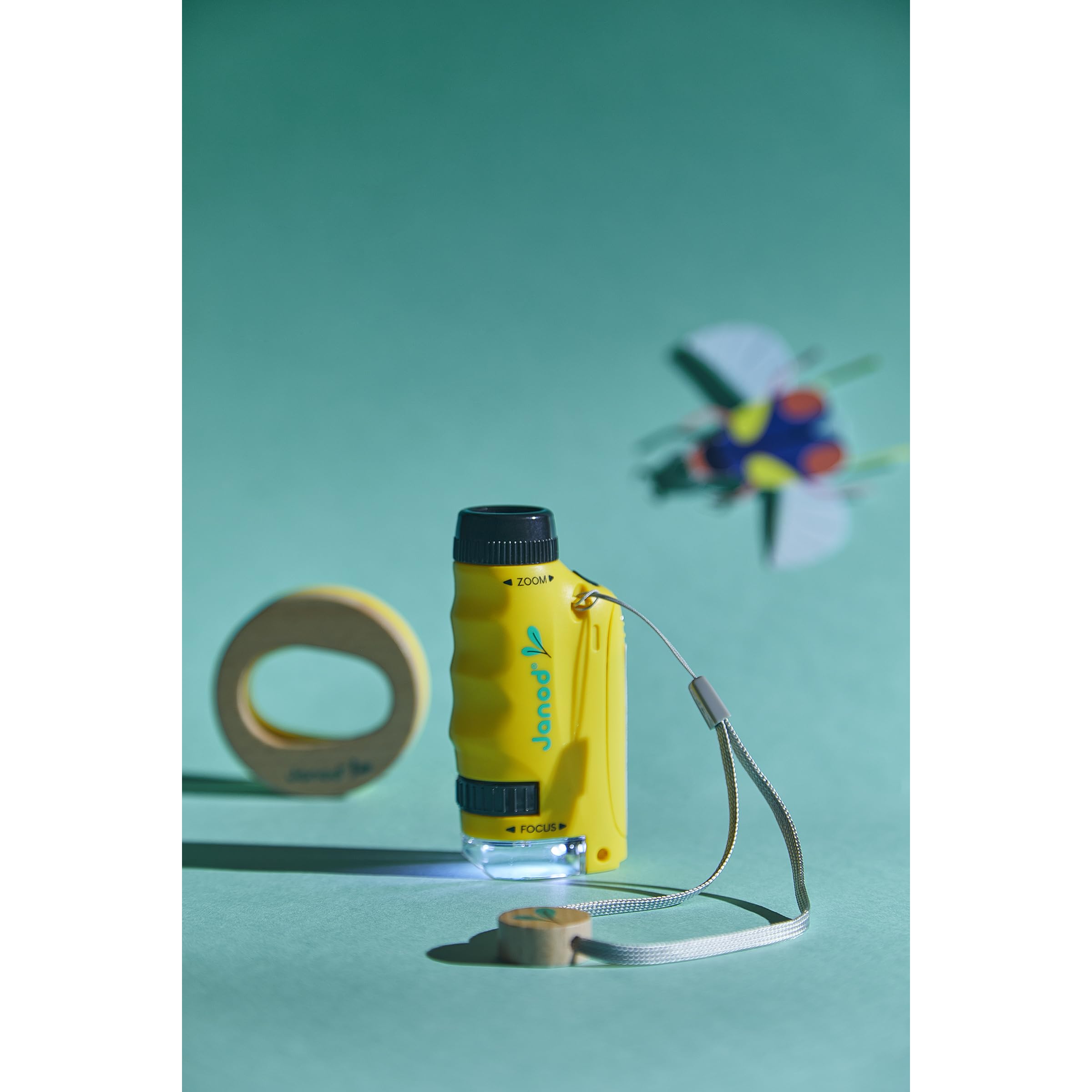 Janod - Microscope de Poche Nomade Enfant - Grossissement 50x-250x + Support en Bois - Idéal Découverte de la Nature et du Jardin Dès 3 Ans