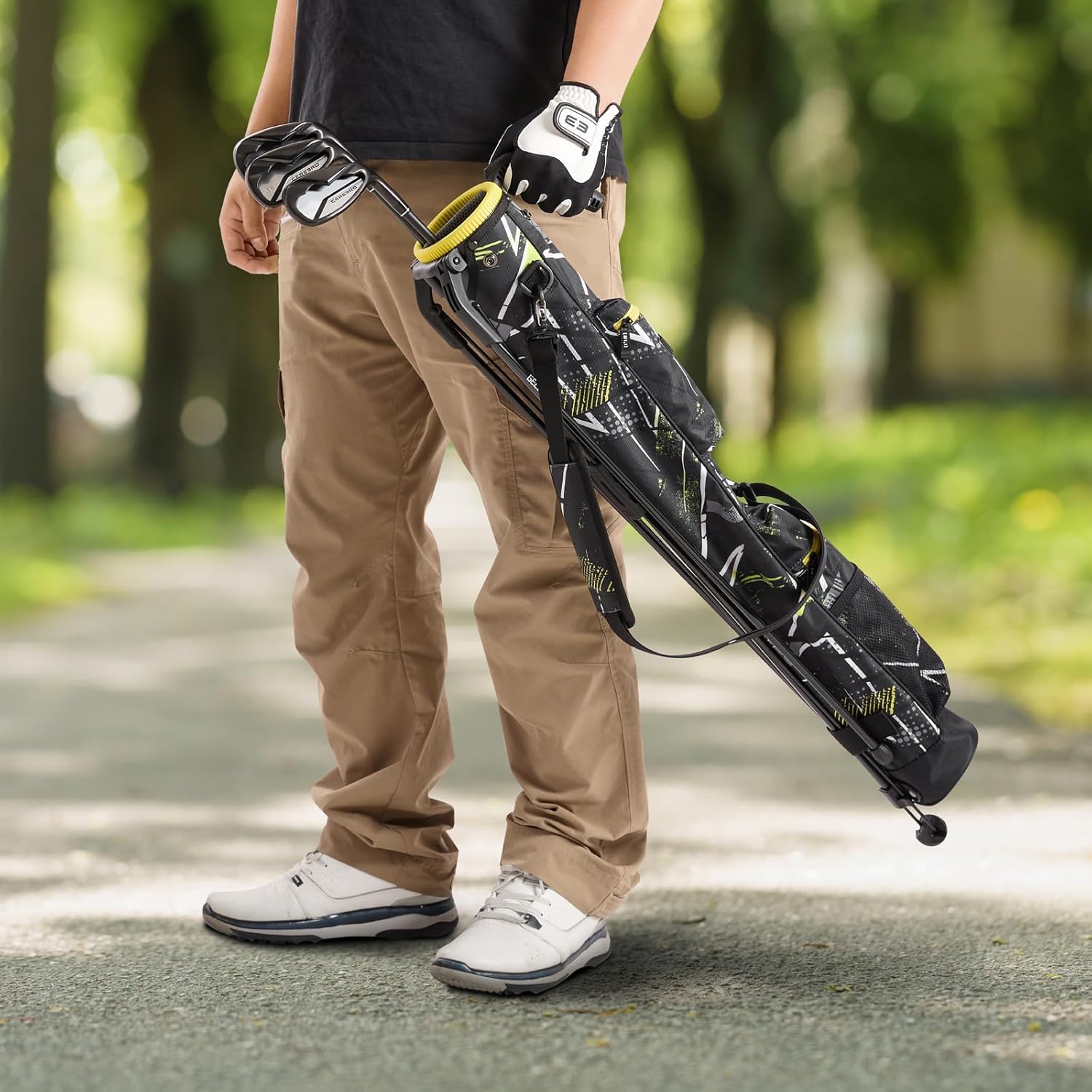 Lightweight Golf Stand Bag with 2-Way Dividers, Junior Easy-to-Carry Par 3 Golf Bag, Pitch n Putt Golf Bag with Multiple Pockets for Accessories