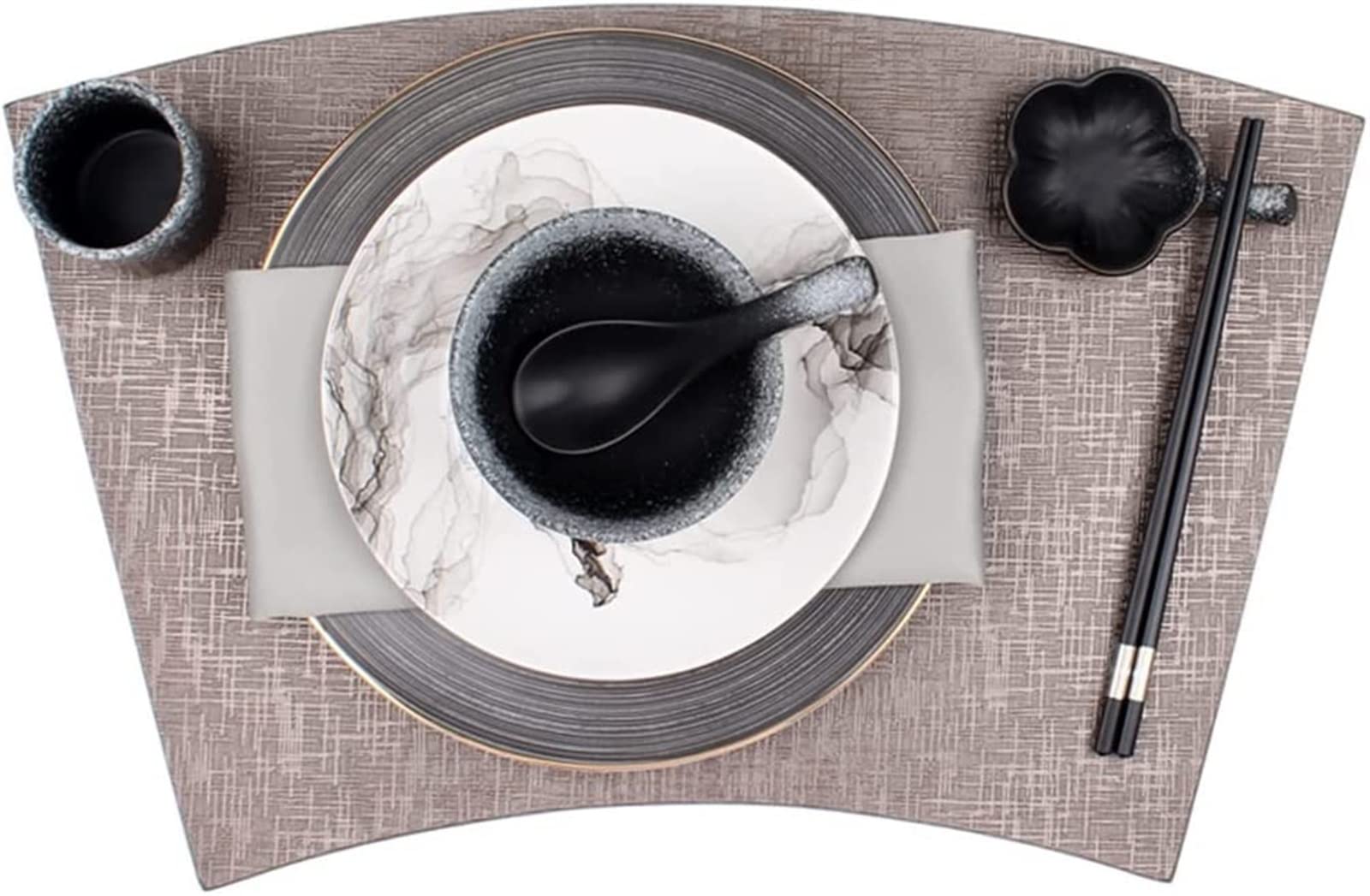 Assiette plate en ensemble de vaisselle moderne pour service de table complet