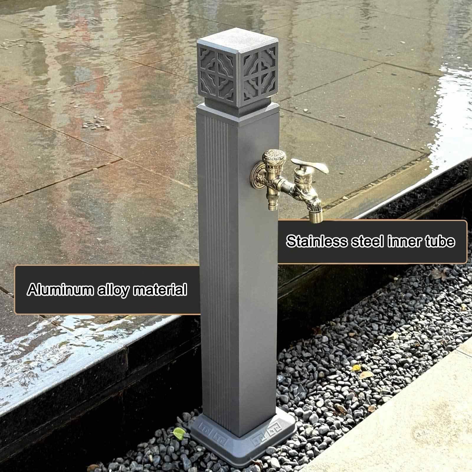 Ogrodowa kolumna wody z kranem, uchwyt na wąż i pompka, kran zewnętrzny do nawadniania trawnika i mycia, szara konstrukcja dla wydajnych rozwiązań nawadniających