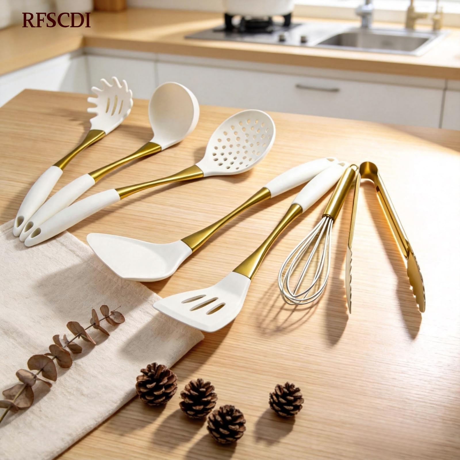 Ensemble d'ustensiles de cuisine élégants en silicone blanc doré – Non toxiques, passent au lave-vaisselle avec poignées confortables résistantes à la chaleur – Comprend une spatule et une cuillère