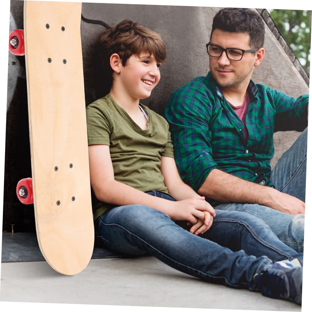 Toyvian Skateboard vierge à faire soi-même pour graffiti brut léger et durable pour les fêtes d'été et amusant, convient pour les garçons couleur aléatoire