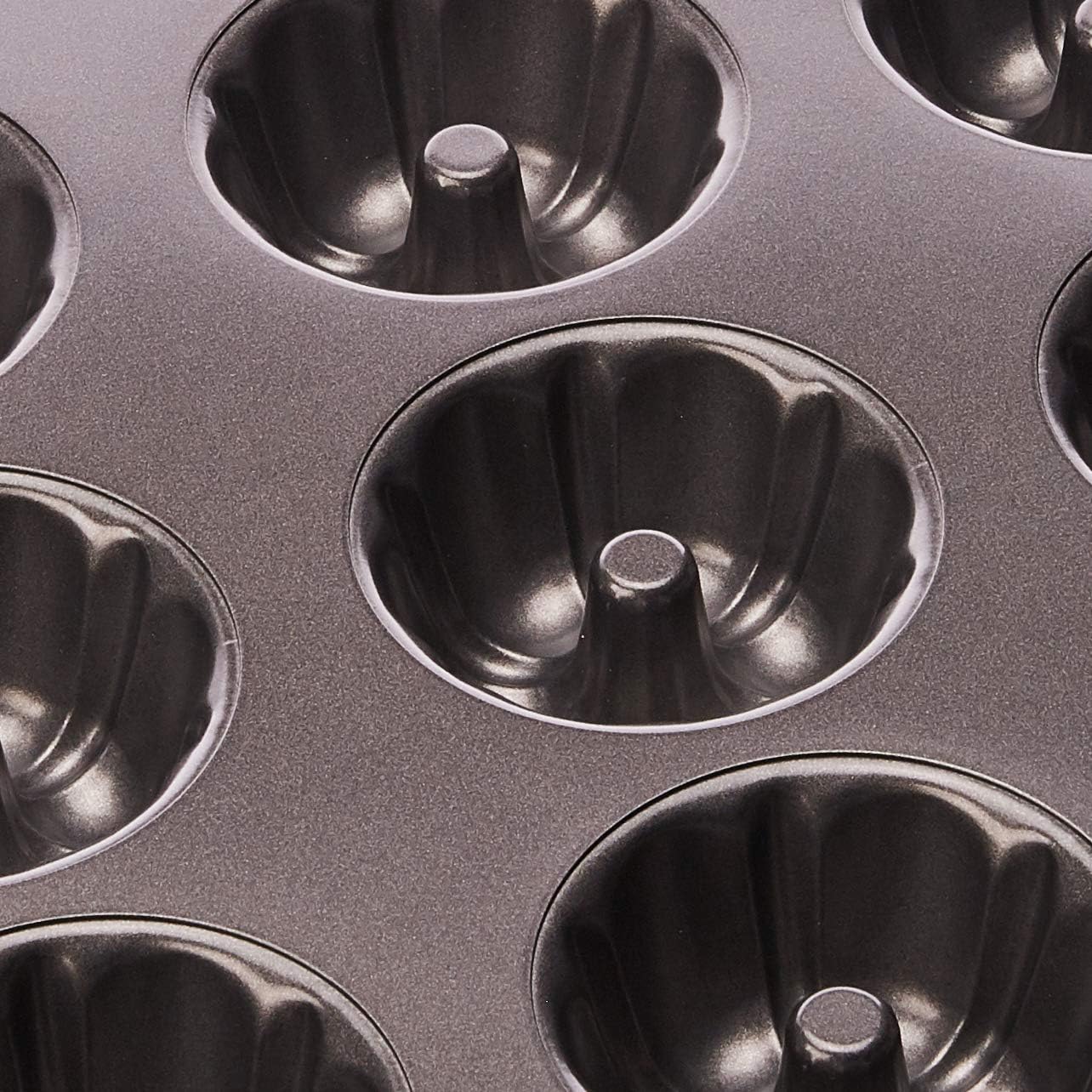 Wilton Perfect Results Fluted Tube Pan