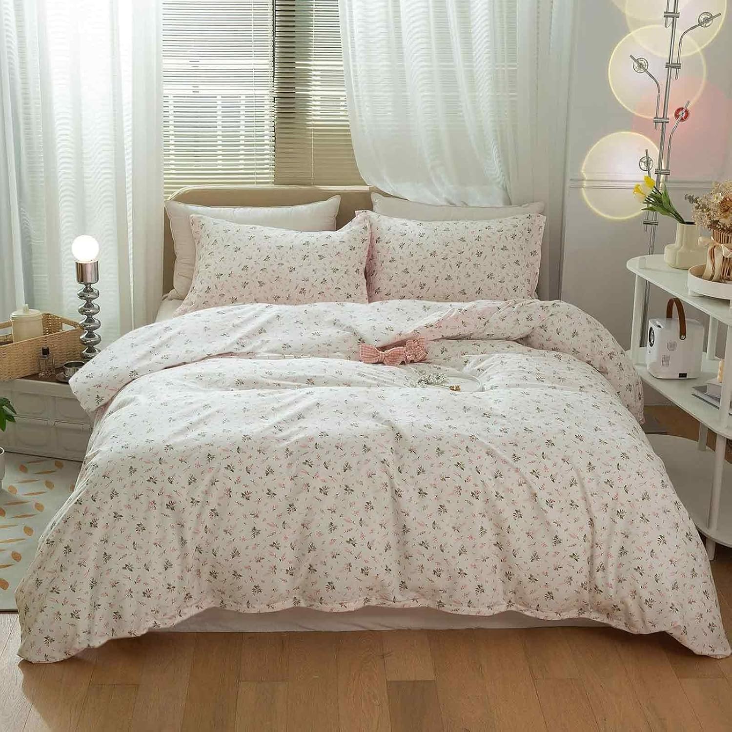 Faincy Floral Queen Size Comforter Set, Pink White Flower Leaf Pattern Printed Preppy Alternative Bedding Sets - 90 x 90 inch 3 PCs Soft Microfiber Duvet Modern Vintage Bed in a Bag for Women Men