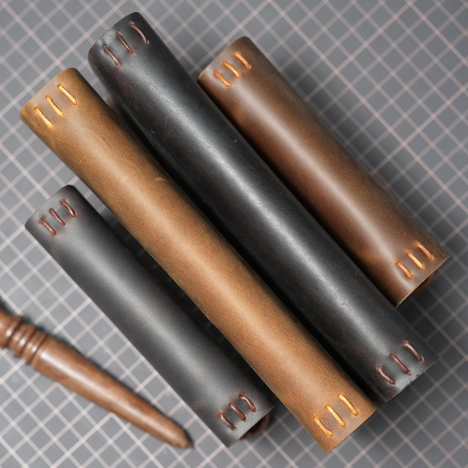 Premium Leather Travelers Notebook,loose-leaf Journal hand-woven with full leather material for Men & Women Unlined Kraft Paper 192 Pages,7.87" x 4.53" - brown