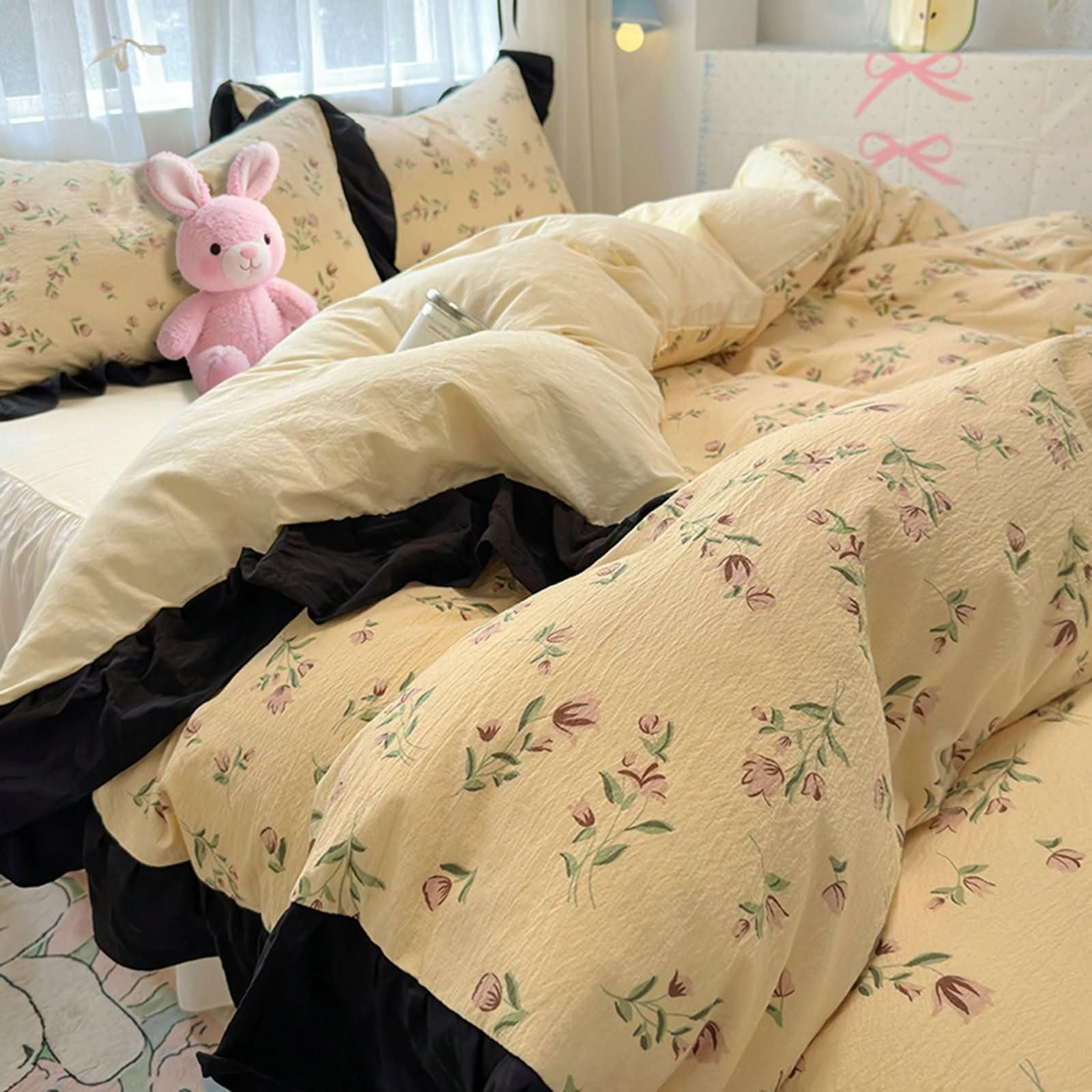 Juego de Funda Nórdica 4 Piezas Cama 150, 180x220cm, Falda Cama 150x200cm, 2 Fundas de Almohada, Estampado de Flores con Volante, Poliéster Suave, Amarillo Rosa Negro