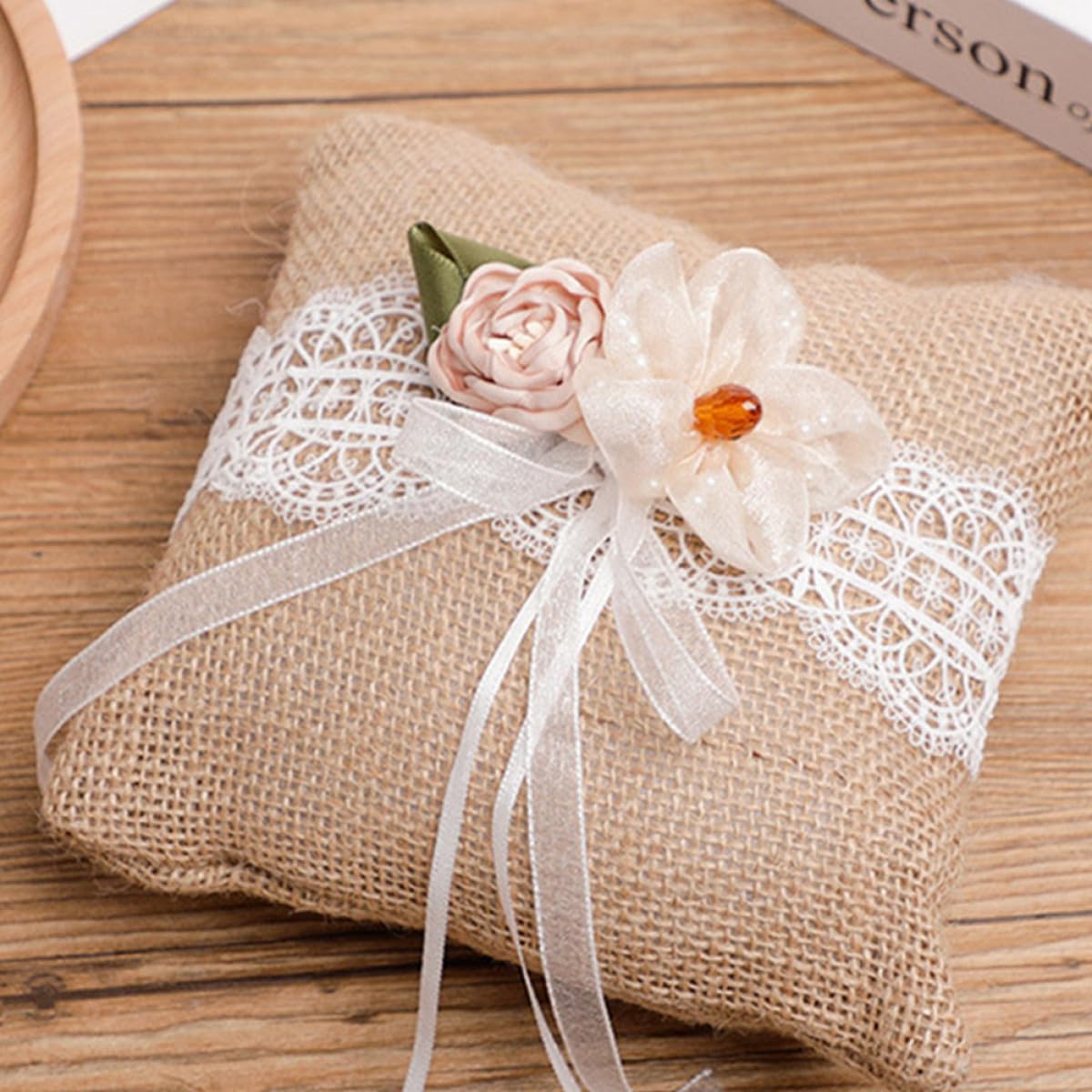 Artibetter Panier de Demoiselle D'honneur Rustique en Lin Ensemble de Mariage Coussin Annulaire et Décoré de Fleurs Artificielles pour Cérémonie de Fiançailles