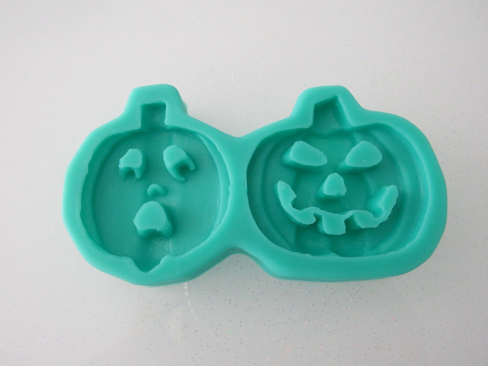 Halloween Pumpkin Silicone Mould - Ideal for Icing / Wax / Soap / Clay / Cake Topper