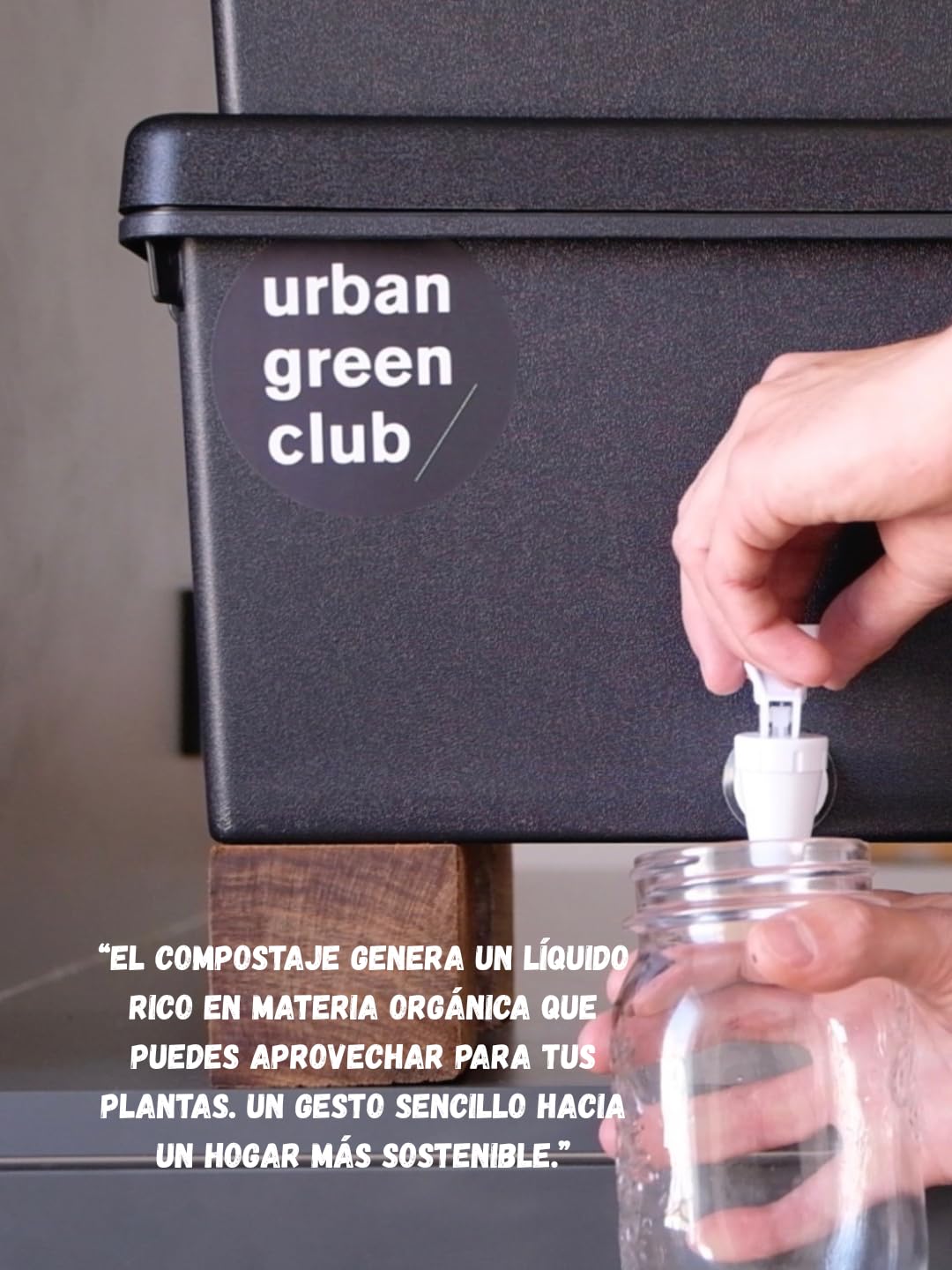 Lombricompostera Domestica 32L de Plastico Reciclado con Grifo Vermicompostaje Natural para Restos Organicos Cocina Balcon Terraza Compostaje Limpio con Diseño Compacto Fabricada en España