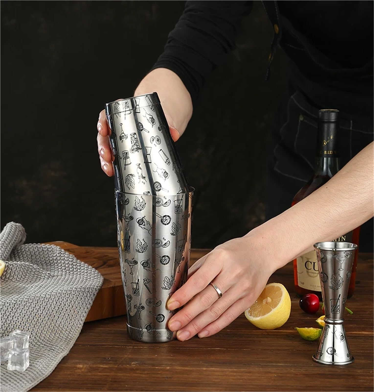 Kit de préparation de Cocktails, Outil de Barman, Shaker à Cocktail Boston 2 pièces avec Motif gravé, Ensemble de Shaker à Cocktail en étain - Ensemble de Cocktails 800 ML et 500 ML(Leaf)