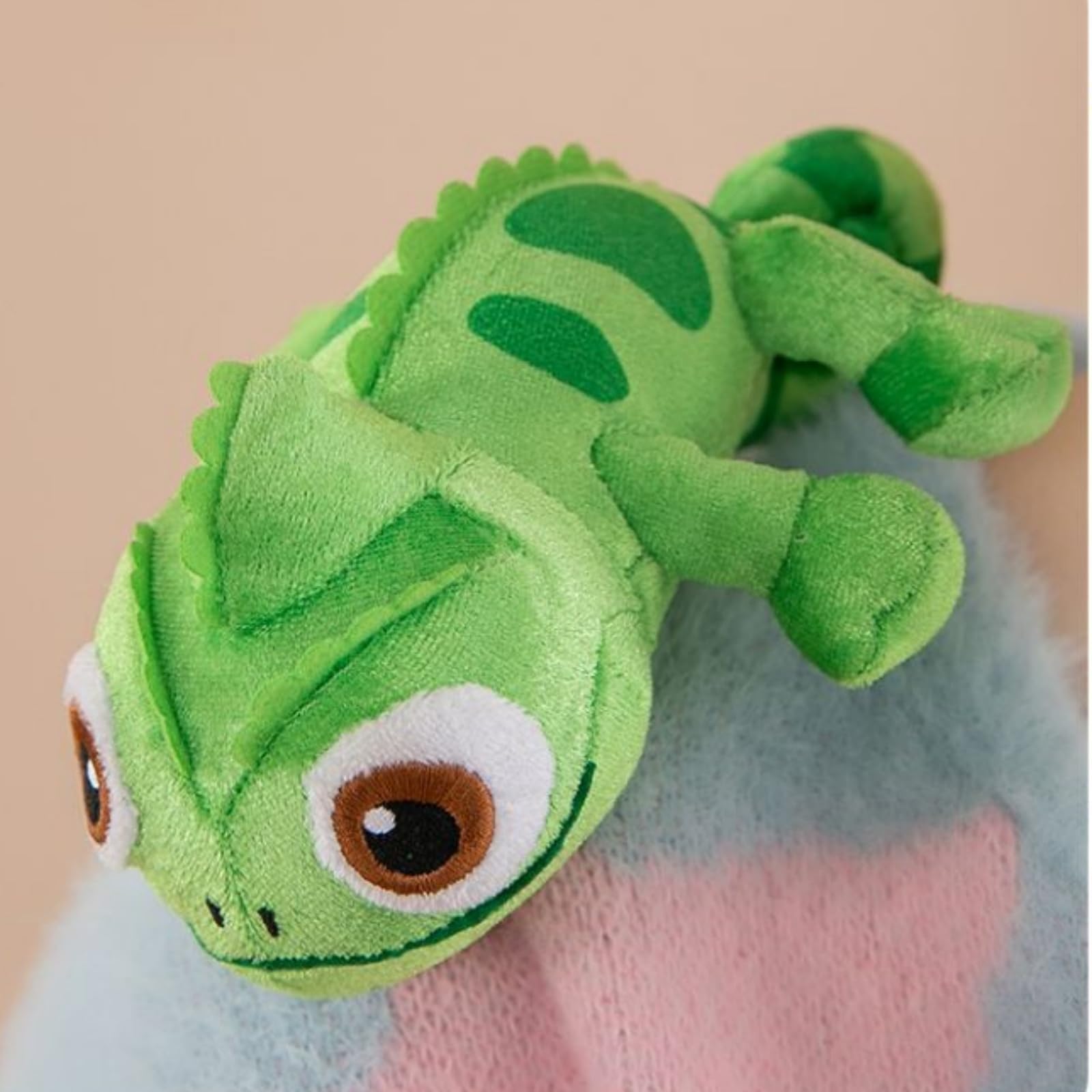 OUKEYI Pascal Plush Shoulder Riding Chameleon Stuffed Animal Toy,Pascal Chameleon Plush Doll,Lizard Plush Animal Magnet Play,Chameleon Pascal Plushies Pillow - Image 4