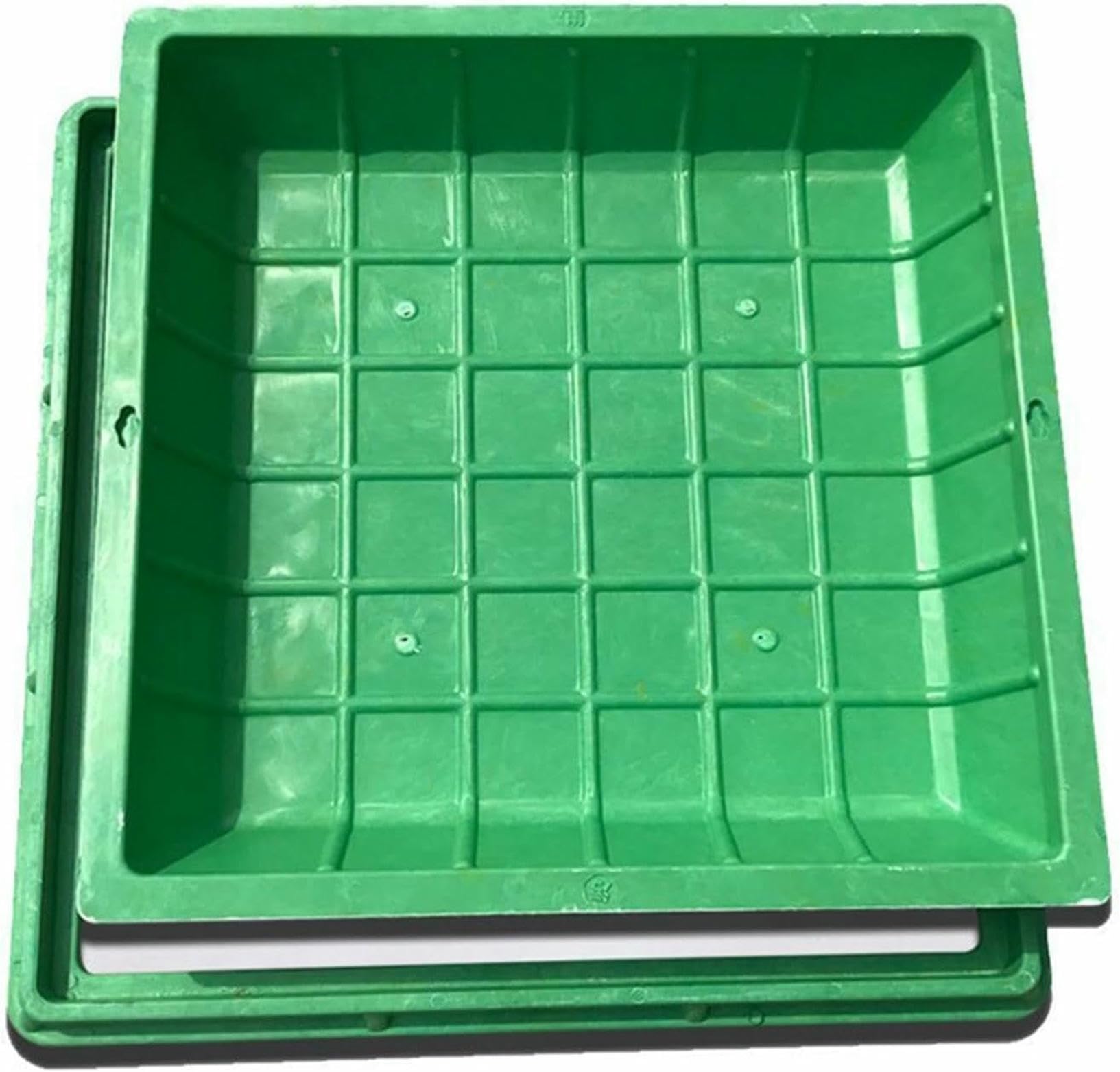 Couvercle de regard invisible pour dissimuler une fosse septique de jardin 50x50