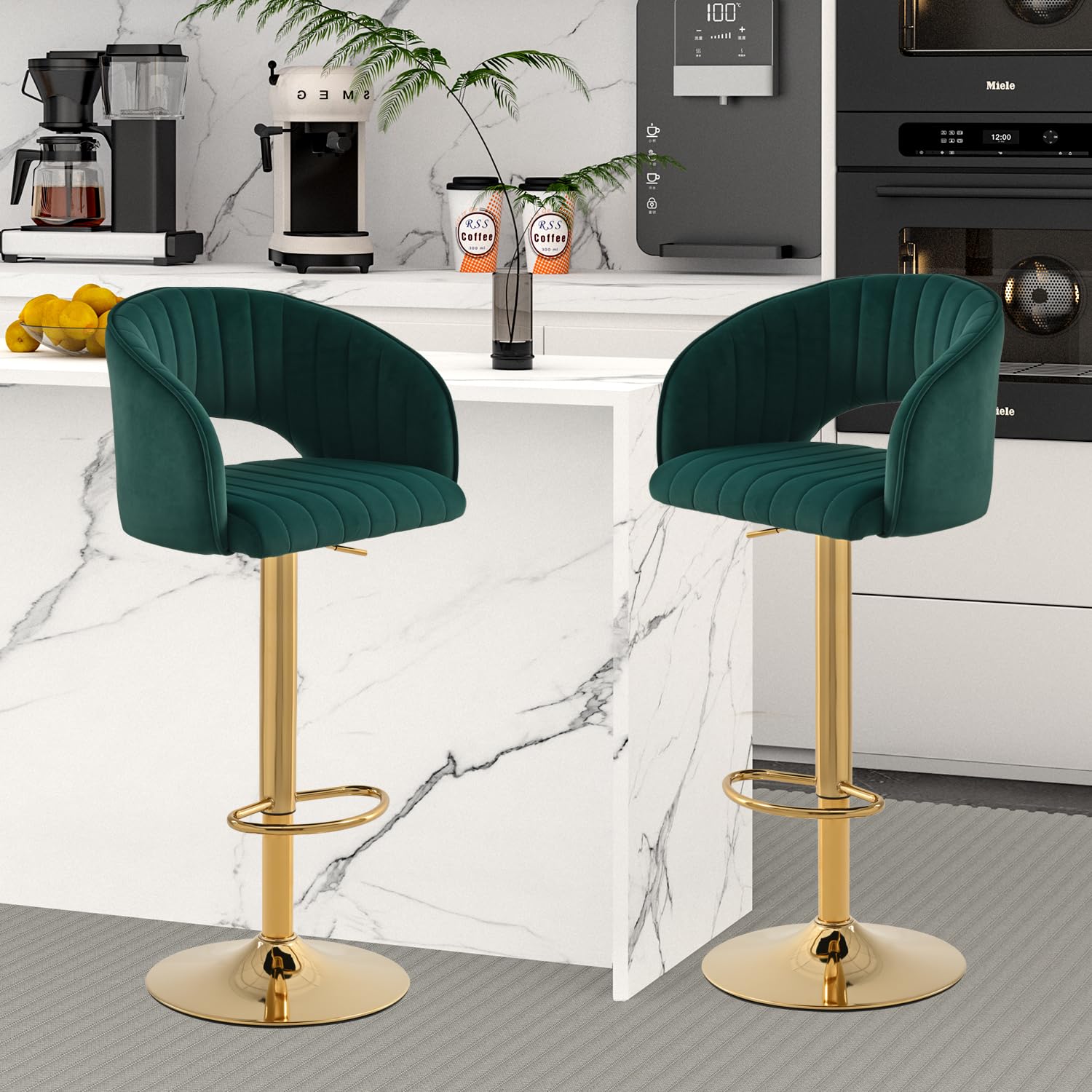 Juego de 2 taburetes de Bar de Terciopelo, Altura Regulable con Respaldo y reposabrazos, Giratorio 360°, Taburete de Cocina, Taburete para barbero, reposapiés Dorado, para Comedor, Isla de,Esmeralda