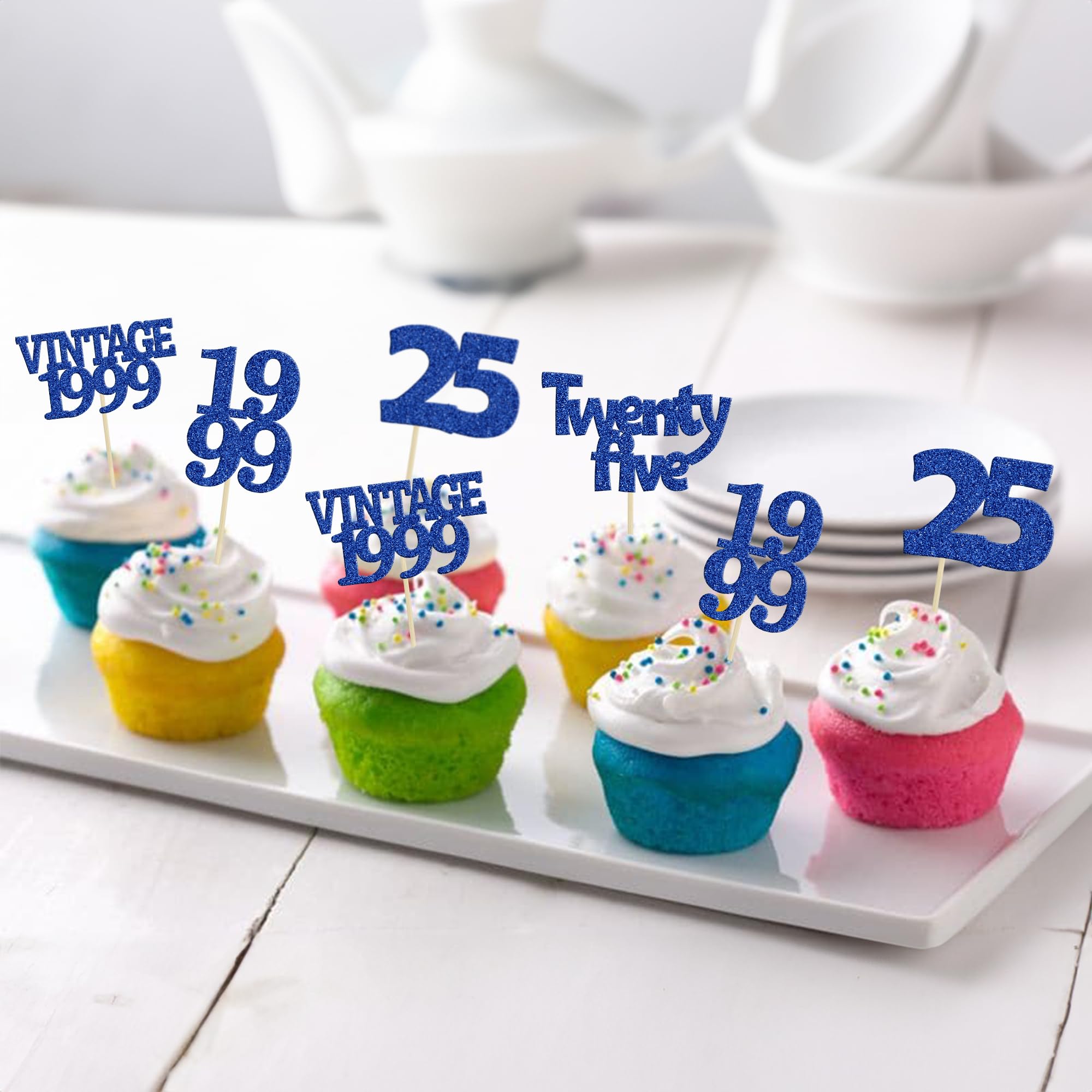 Paquete De 12 Cupcakes Para Celebrar 30 Años ✨🌸 Un Detalle Dulce Y Lleno De Encanto 💕 Este Paquetito De 12 Cupcakes En Tonos Rositas Fue Diseñado Especialmente Para Una Festejada