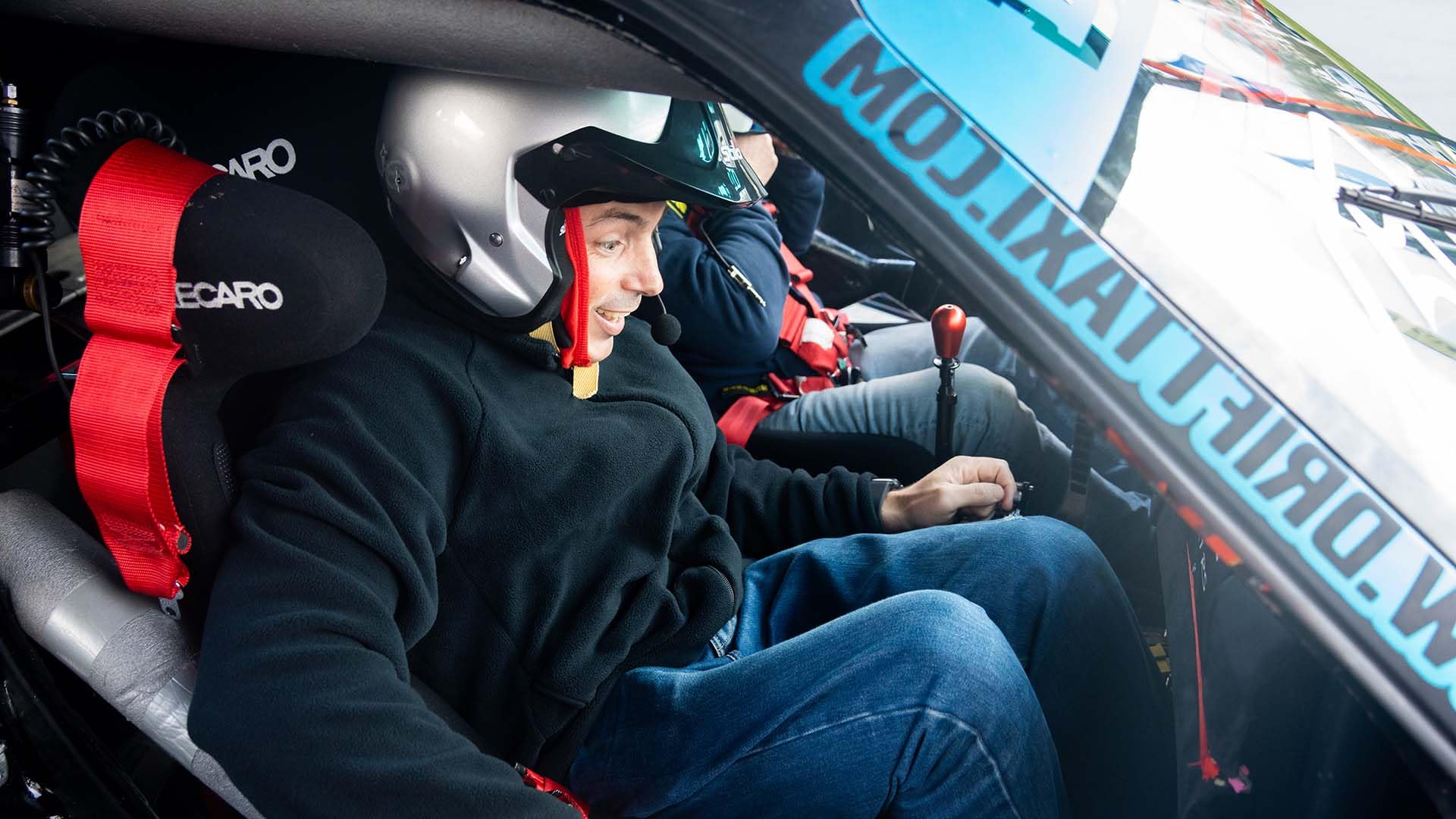 JOCHEN SCHWEIZER Geschenkgutschein: Drift-Taxi Mitfahrt am Nürburgring