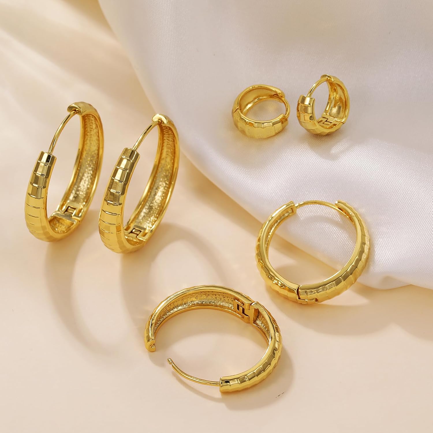 PABBEU Gold Hoops Earrings for Women Huggie Hoop Earrings 14K Gold Oval Hoop Earrings for Women Hypoallergenic Thick Gold Hoop Earrings for Women Gift - Image 3