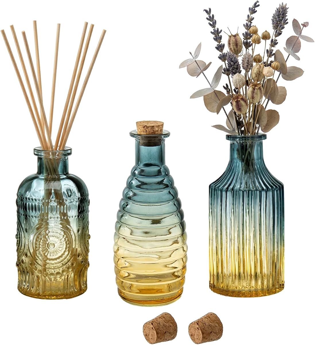 MyGift Jarrones de cristal amarillo azul, botellas vintage con relieve, juego de 3 | Las siluetas y tamaños variados crean exhibidores versátiles para flores, varillas difusoras y detalles decorativos en mesas o estantes.