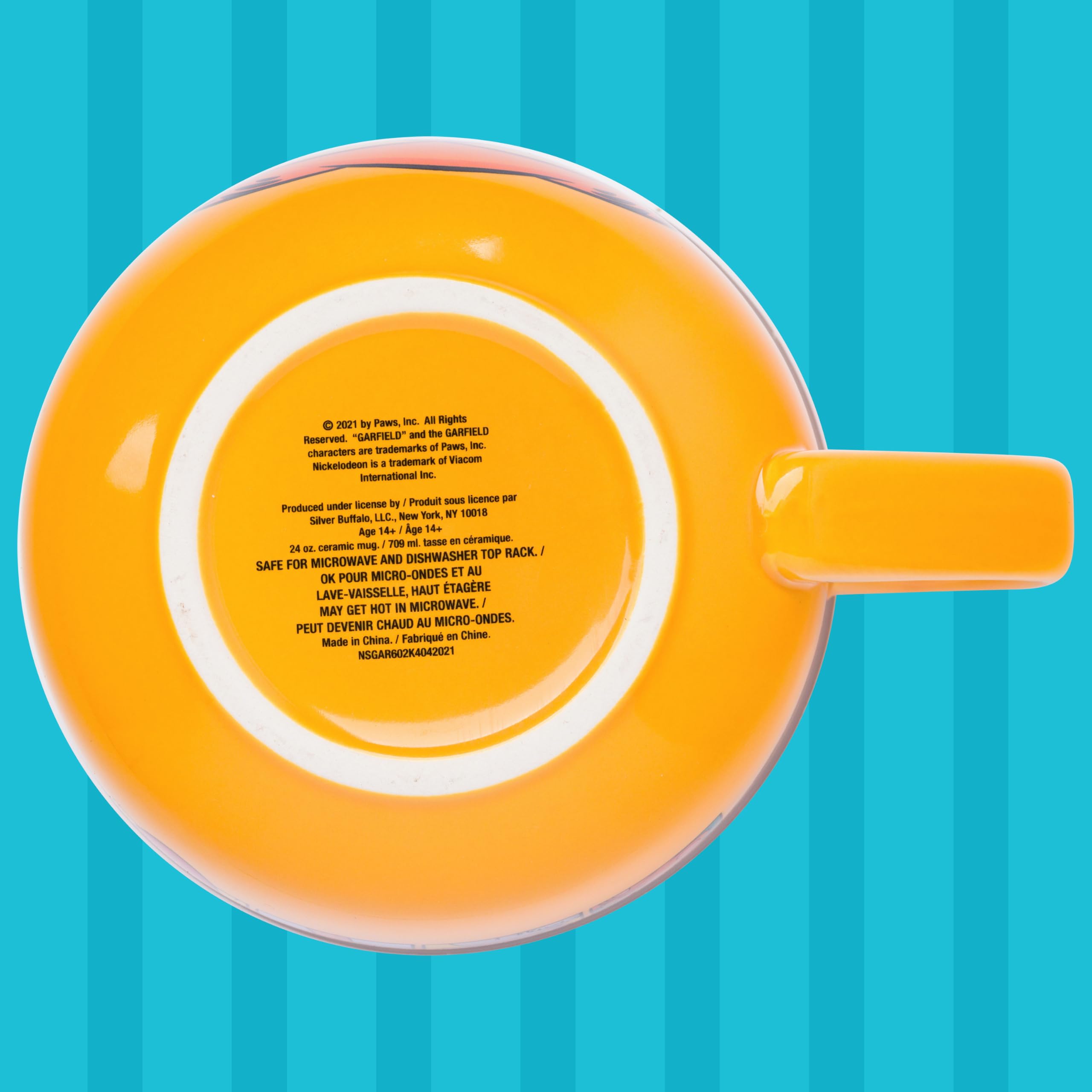 Silver Buffalo Garfield Tasse à soupe en céramique avec couvercle en plastique ventilé « Never Trust a Smiling Cat » 710 ml