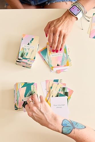 Miniatura 7 de Flatter Me Un juego de cartas de batalla de cumplido