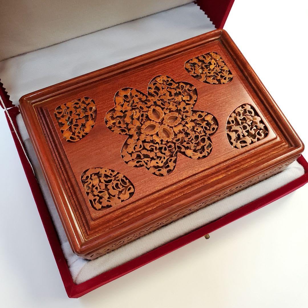 アンティーク小物入れ　木製工芸品　金属工芸品　アンティーク　箱　骨董品 アンティーク雑貨 イギリスアンティーク 小花の彫刻が施された蓋
