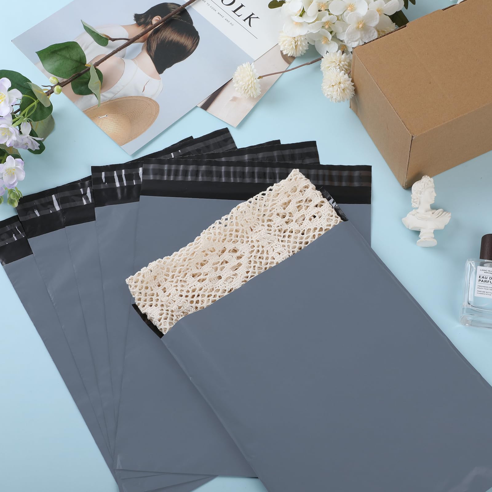 GeeRic 100 Piezas Bolsas para Envios Paquetes, 25 * 35CM Bolsas Sacos Polietileno Sobres para Envios Embalaje, Autoadhesivas e Impermeables para el Envío de Ropa,Regalos（Gris）