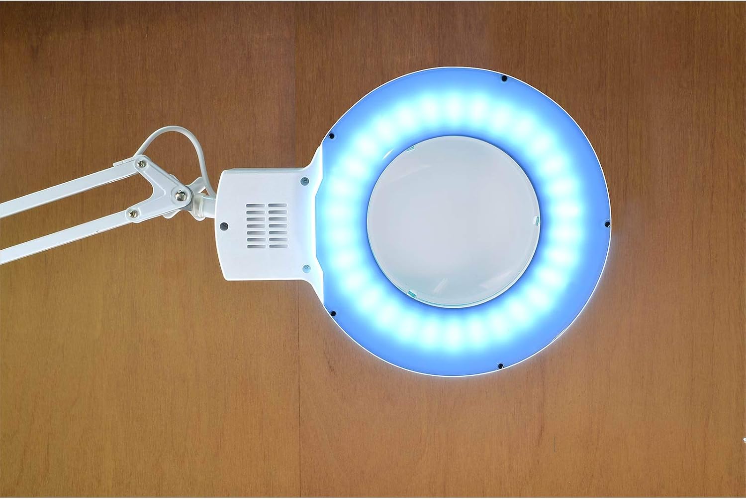 Exclusive Discount 60% Price Articulated LED Lamp with Magnifier